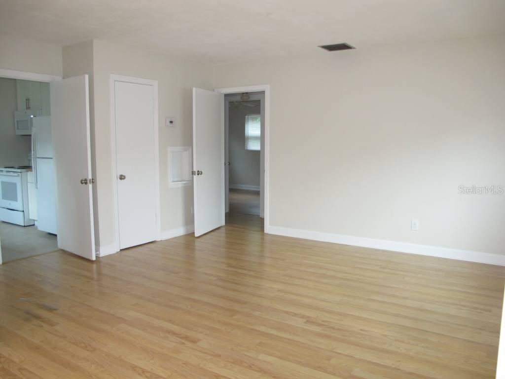 Image 3 of 9 For 1803 Pineview Circle