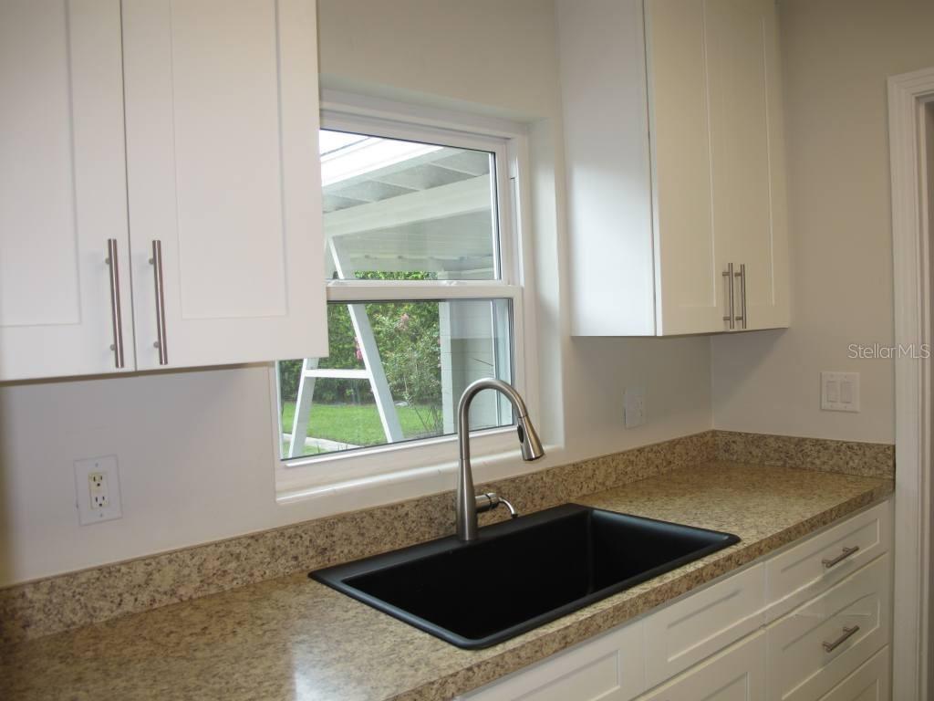 Image 5 of 9 For 1803 Pineview Circle