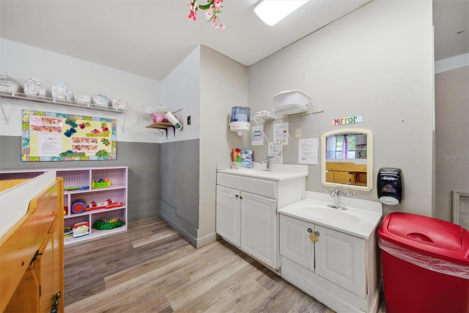 Image 28 of 100 For 1330 Knox Mc Rae Drive 6a