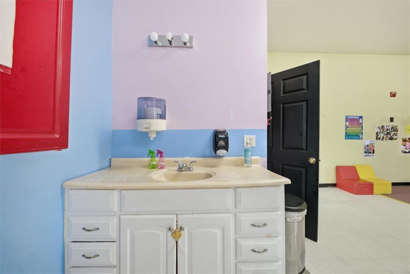 Image 81 of 100 For 1330 Knox Mc Rae Drive 6a