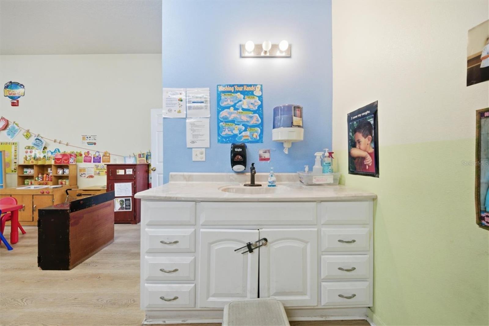 Image 91 of 100 For 1330 Knox Mc Rae Drive 6a