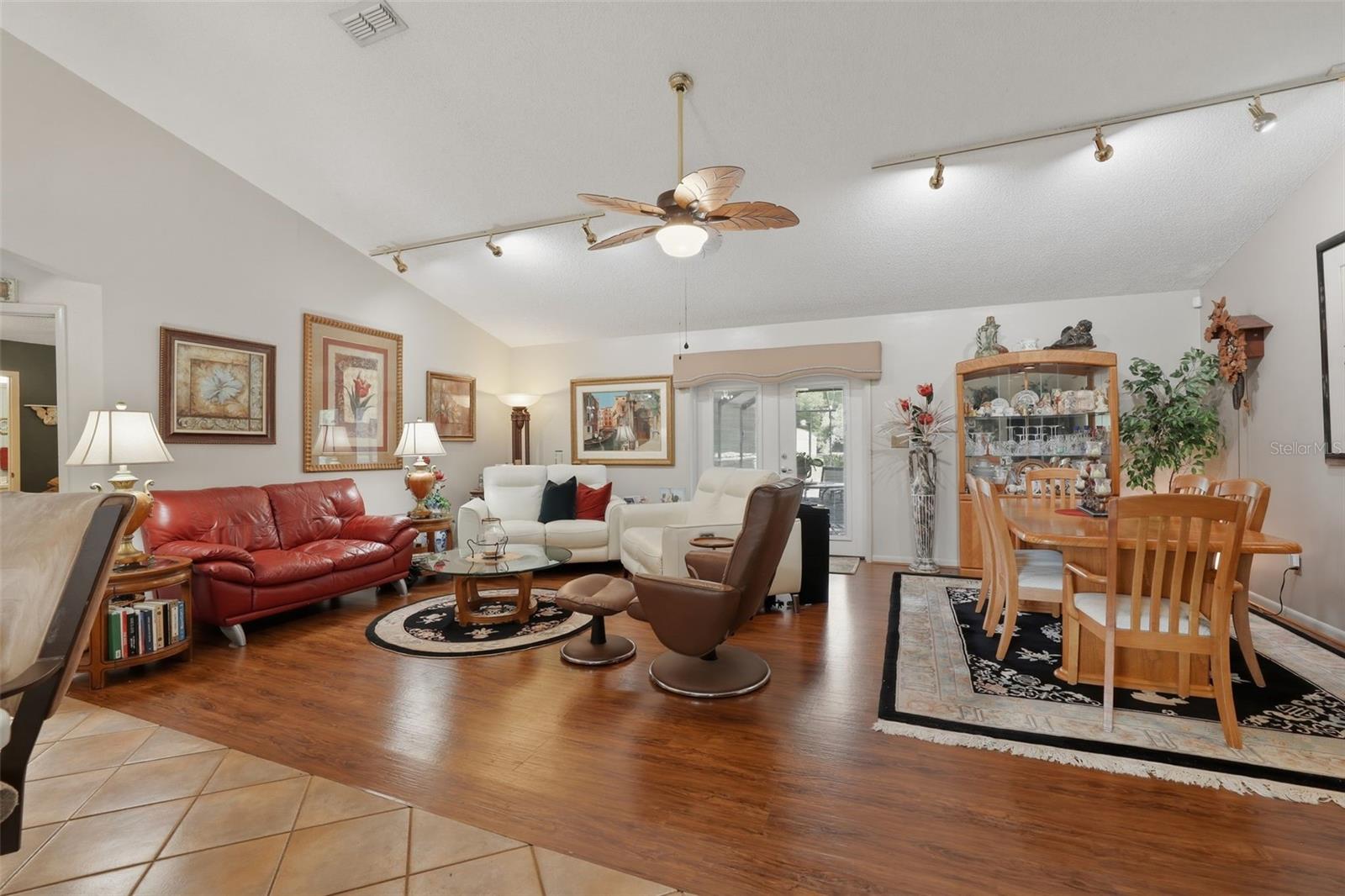 Listing photo id 8 for 2425 Hawk Griffin Road