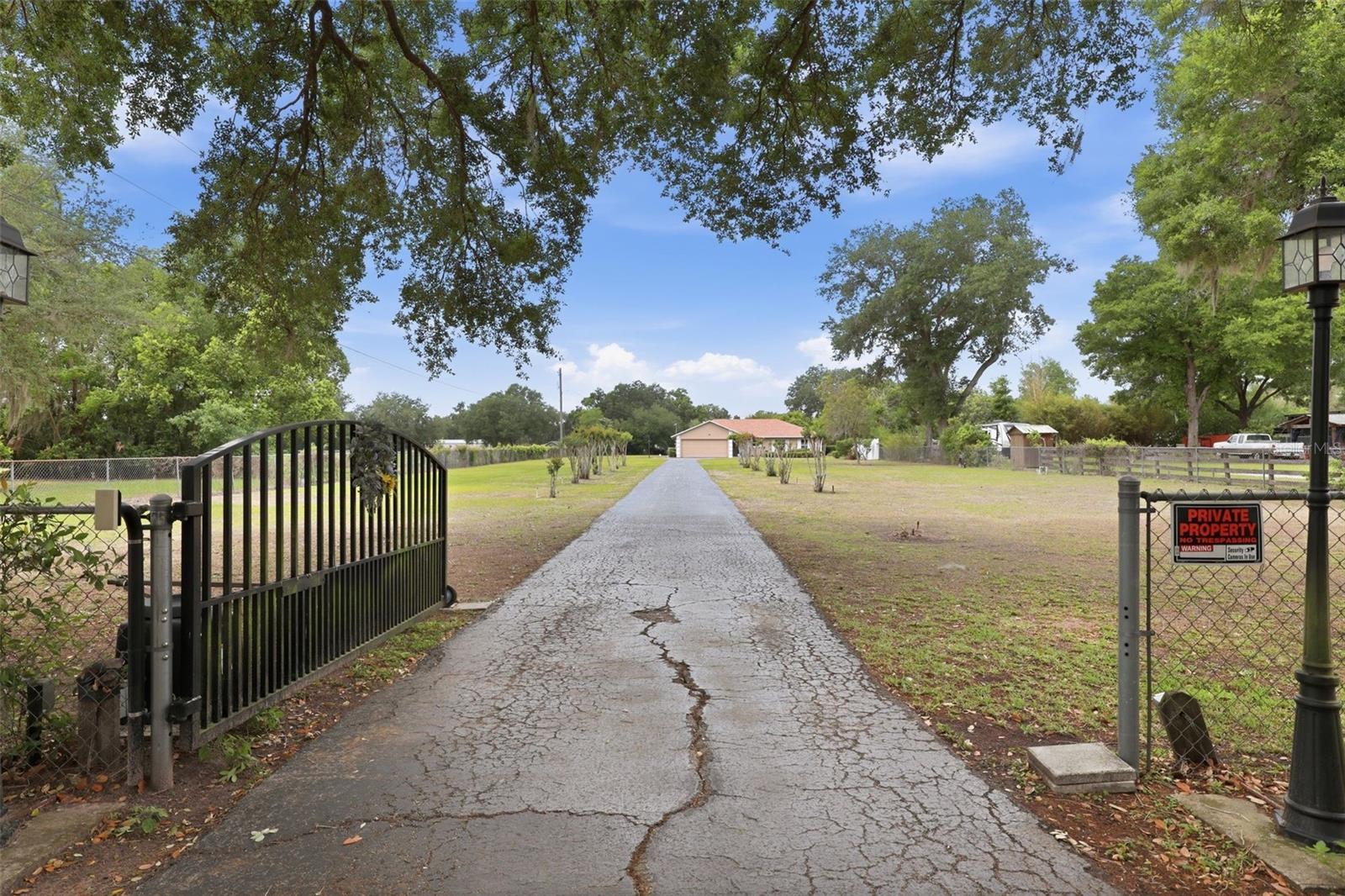 Listing photo id 2 for 2425 Hawk Griffin Road