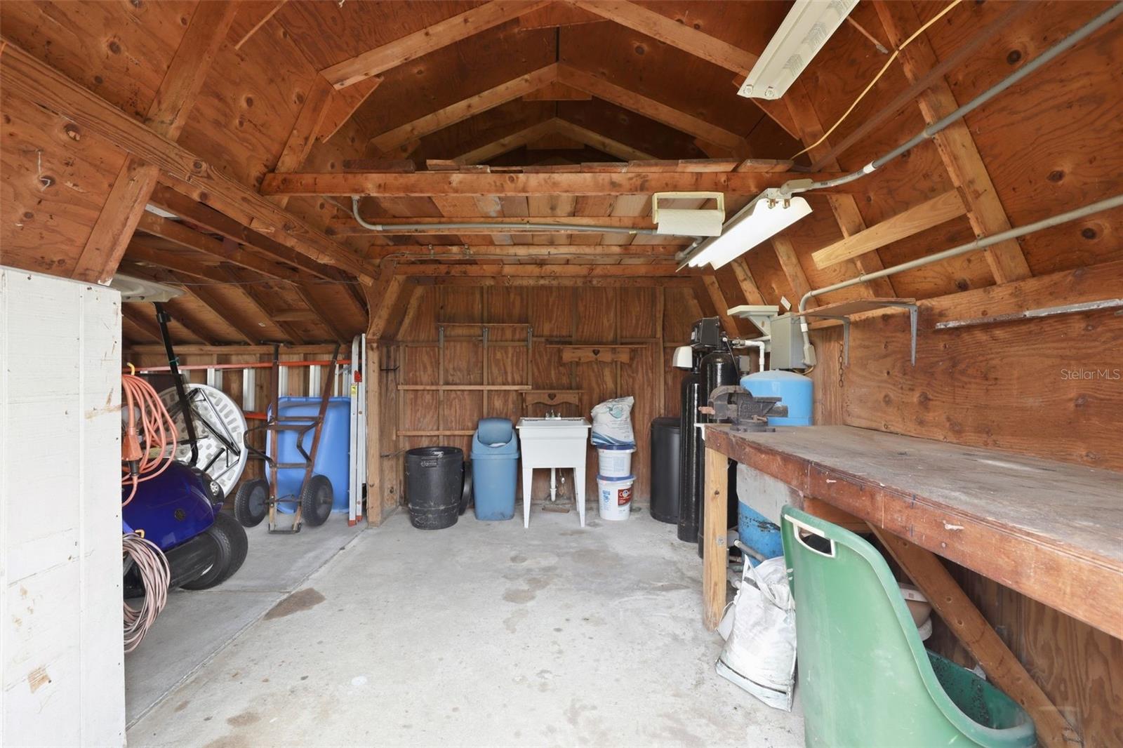 Listing photo id 40 for 2425 Hawk Griffin Road