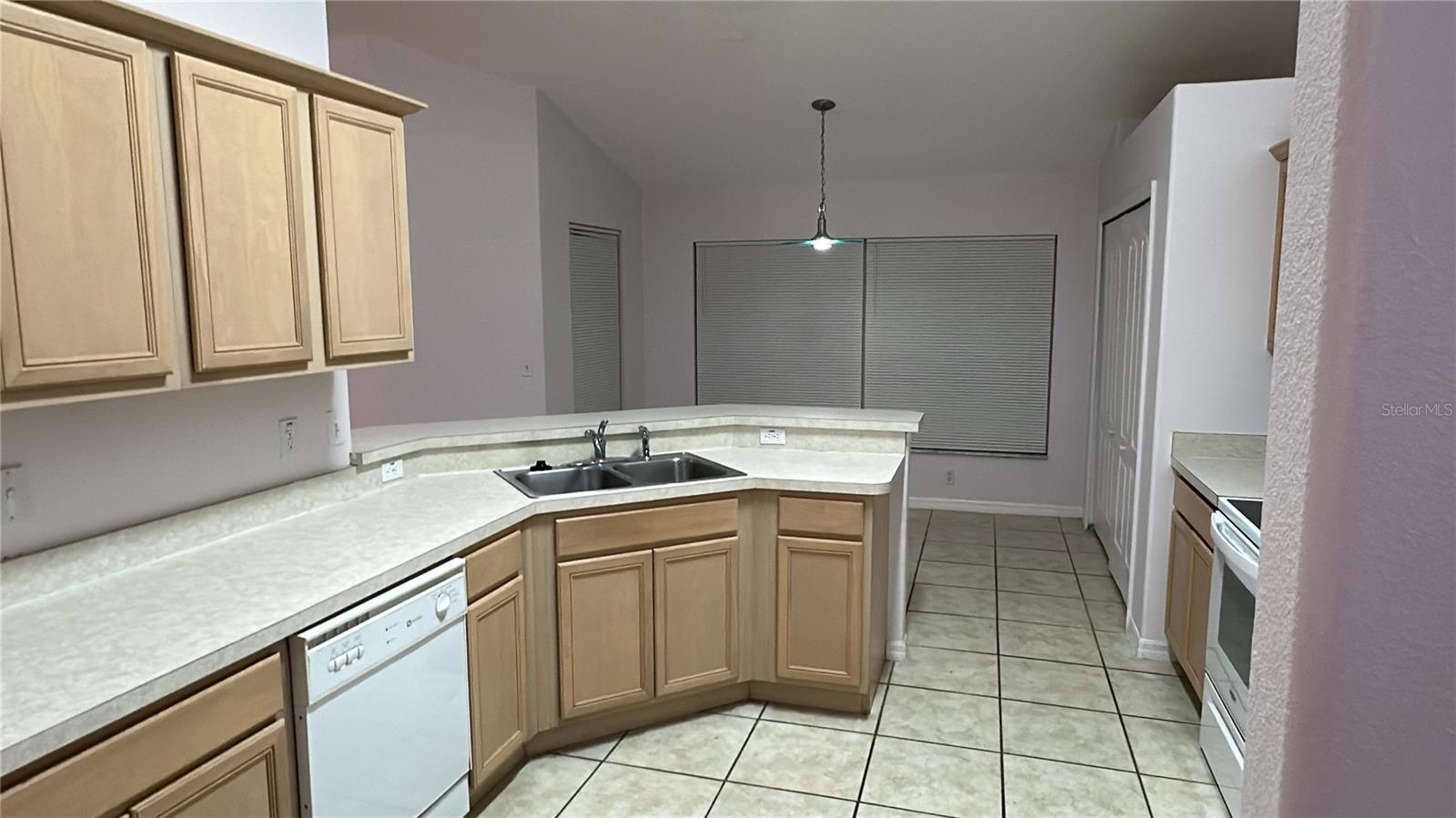 Image 5 of 13 For 534 Lake Sumner Drive