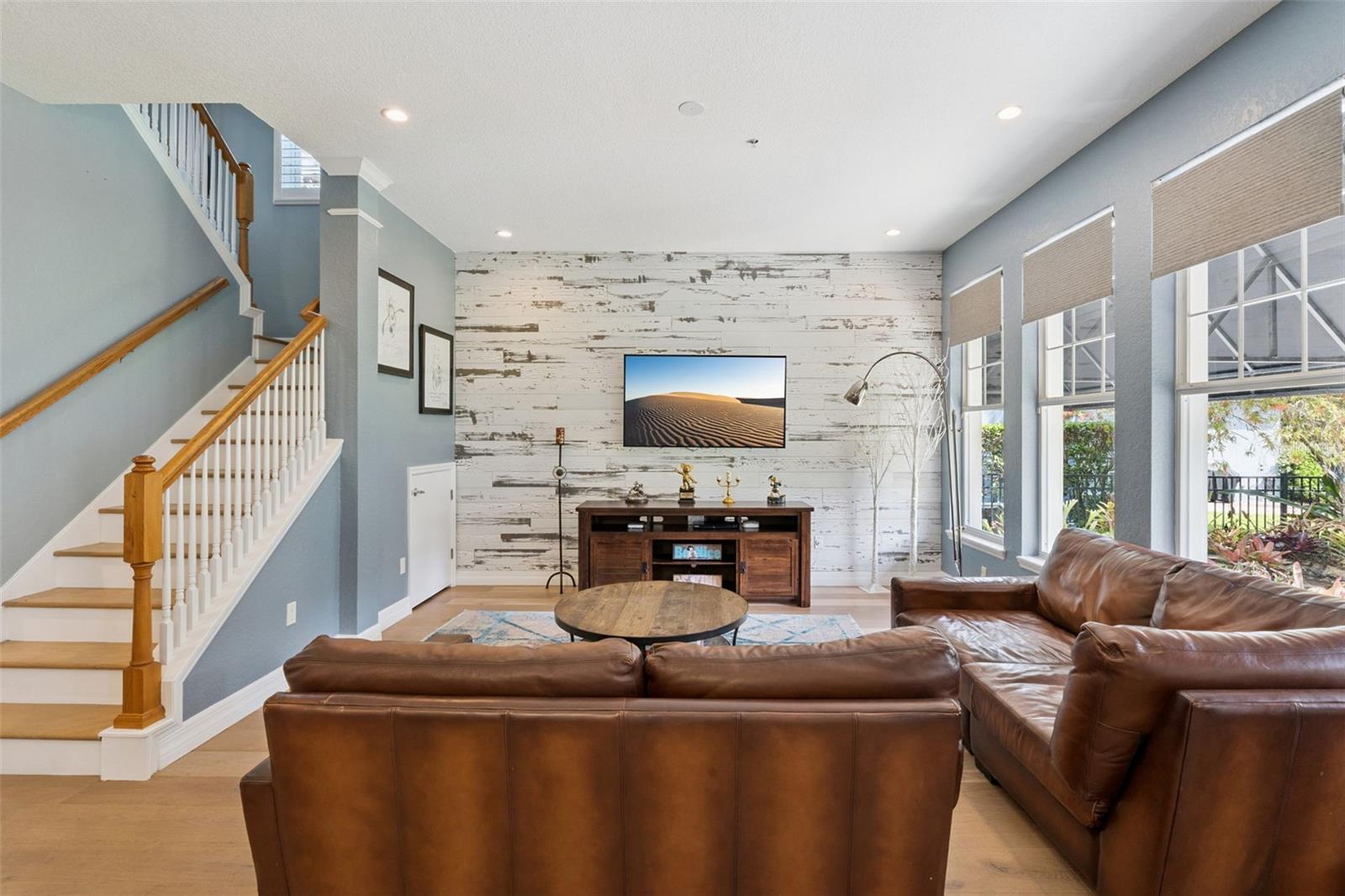 Image 12 of 75 For 925 Hanley Alley