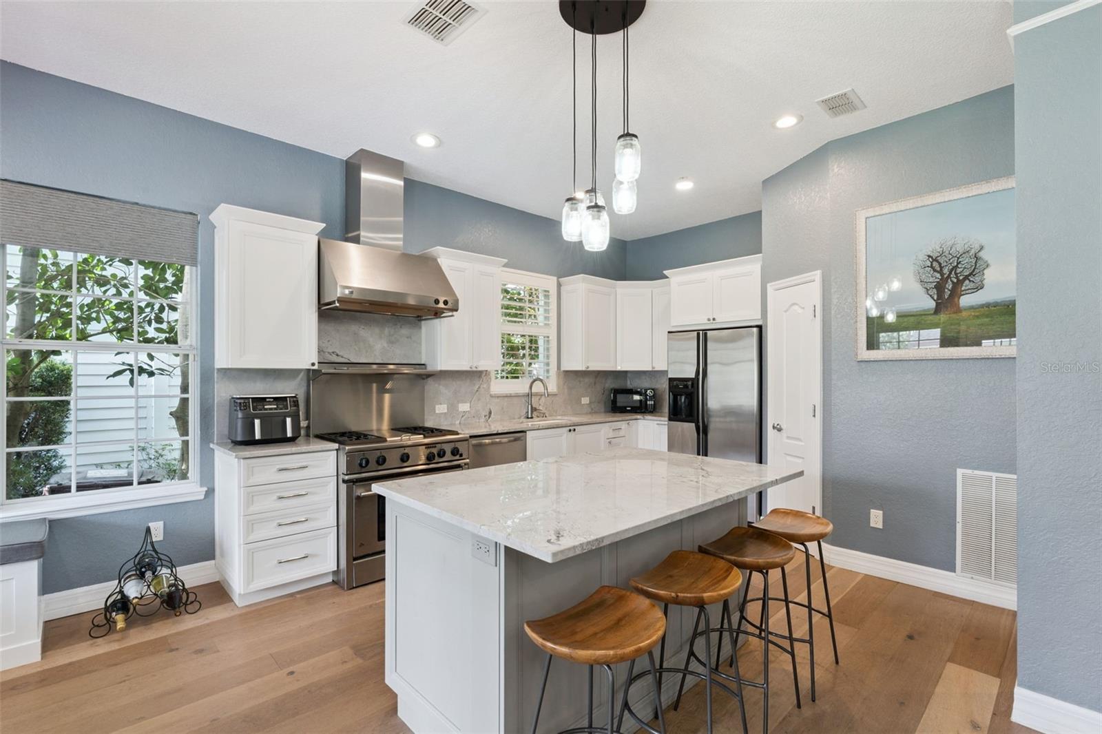 Image 17 of 75 For 925 Hanley Alley