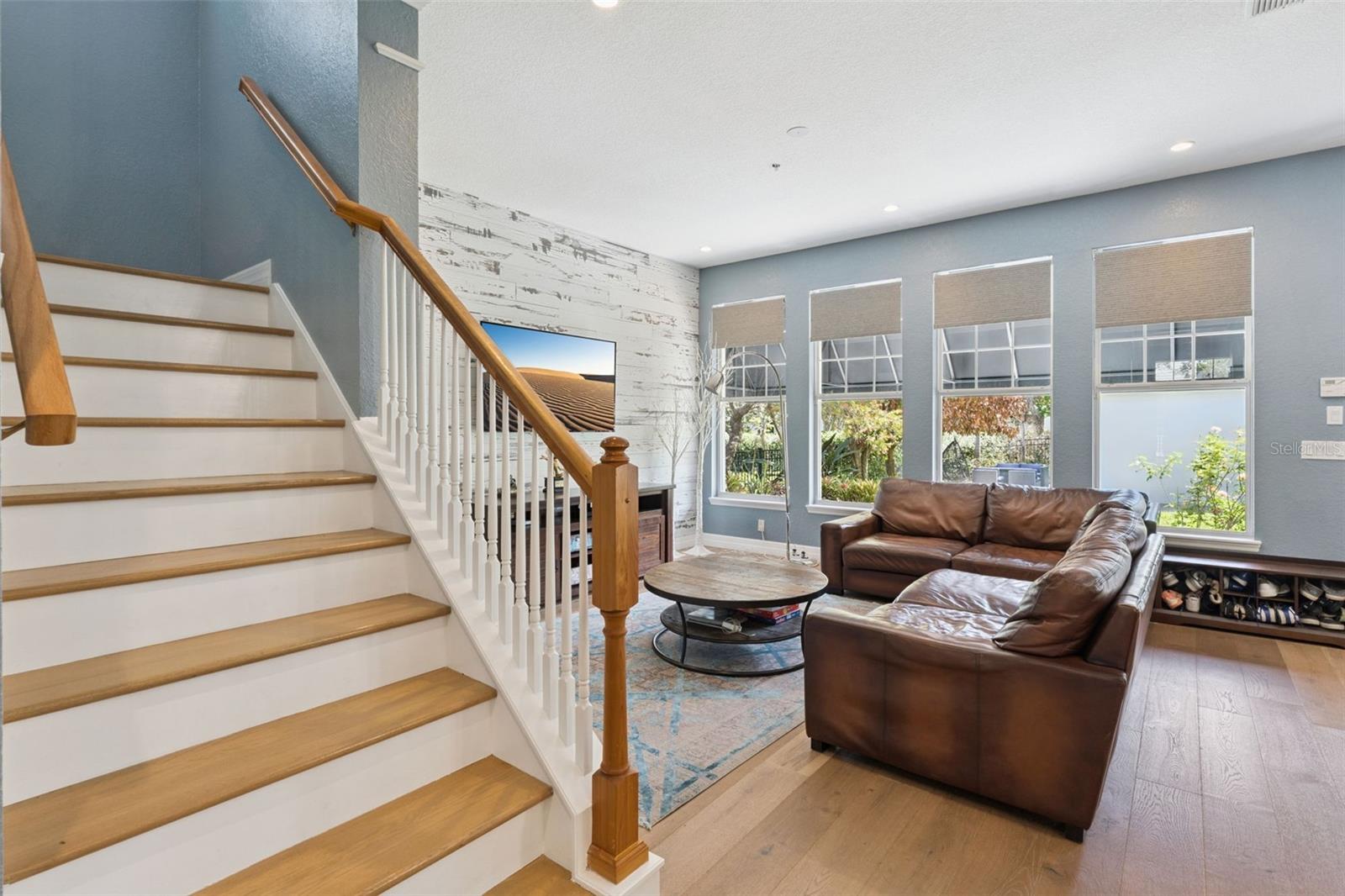 Image 18 of 75 For 925 Hanley Alley