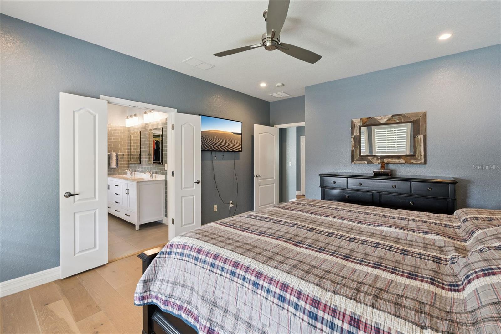 Image 22 of 75 For 925 Hanley Alley