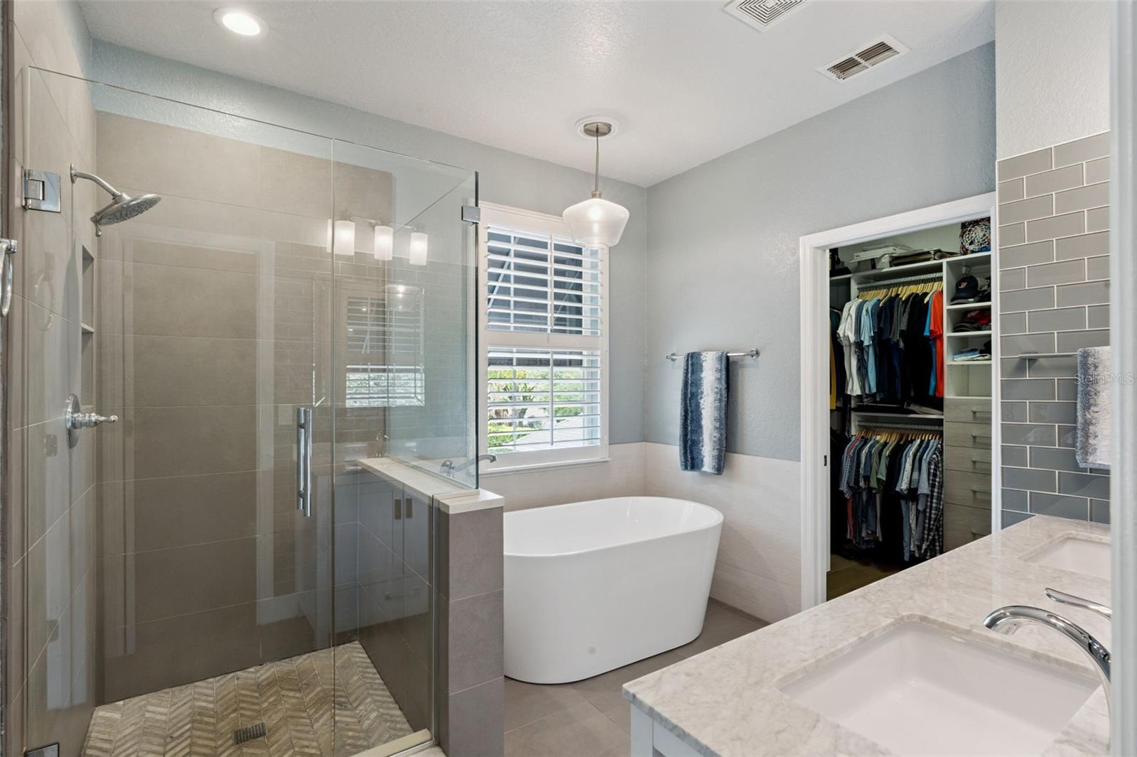 Image 27 of 75 For 925 Hanley Alley