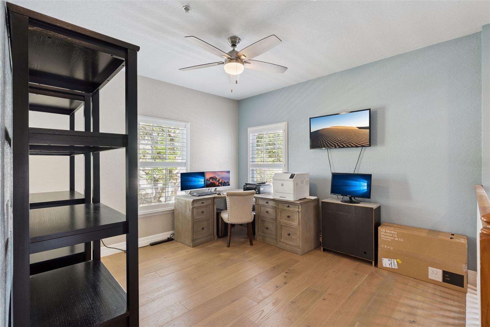 Image 31 of 75 For 925 Hanley Alley