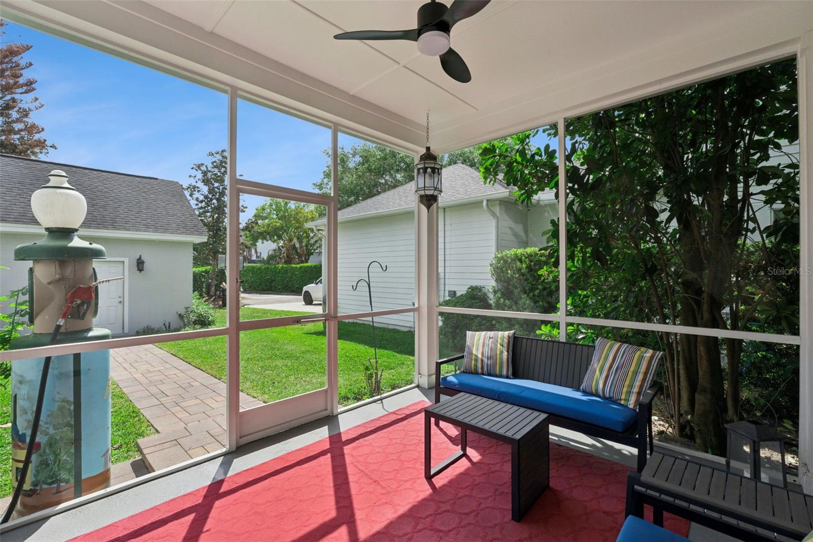 Image 33 of 75 For 925 Hanley Alley