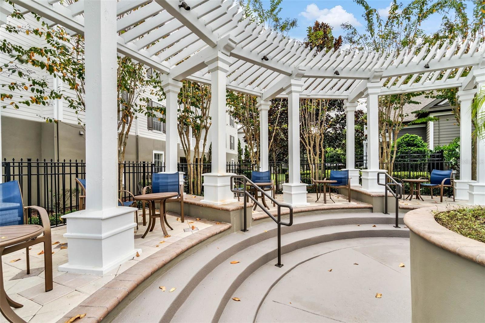 Image 55 of 75 For 925 Hanley Alley