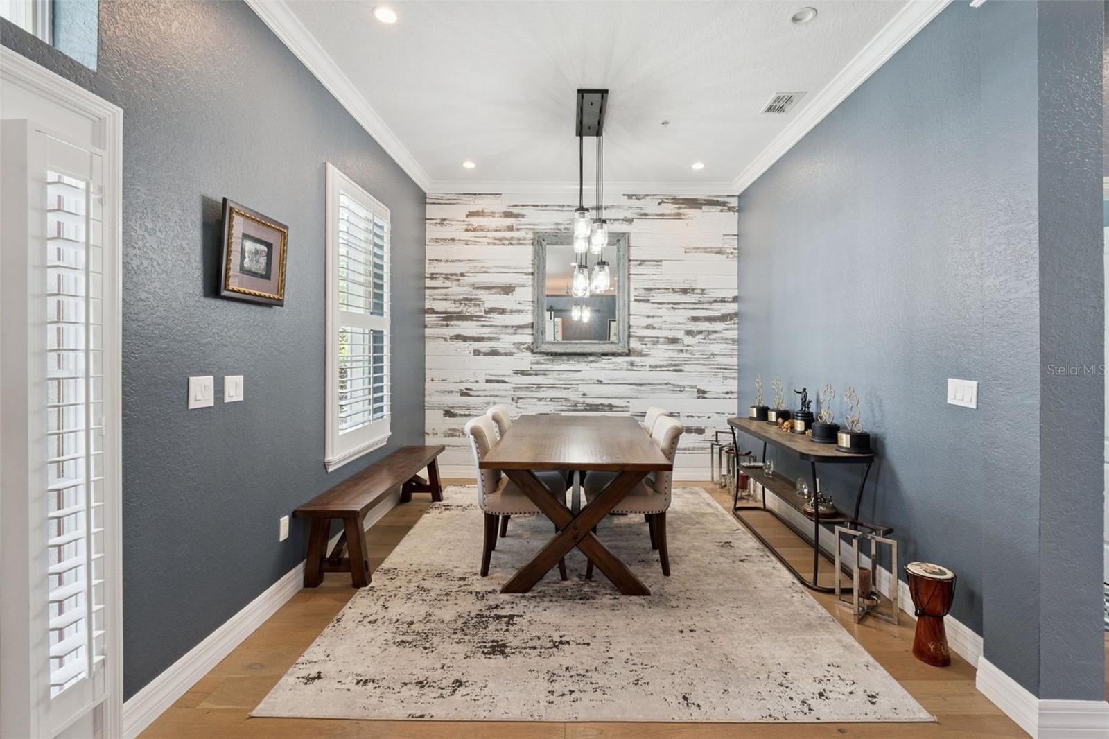 Image 8 of 75 For 925 Hanley Alley