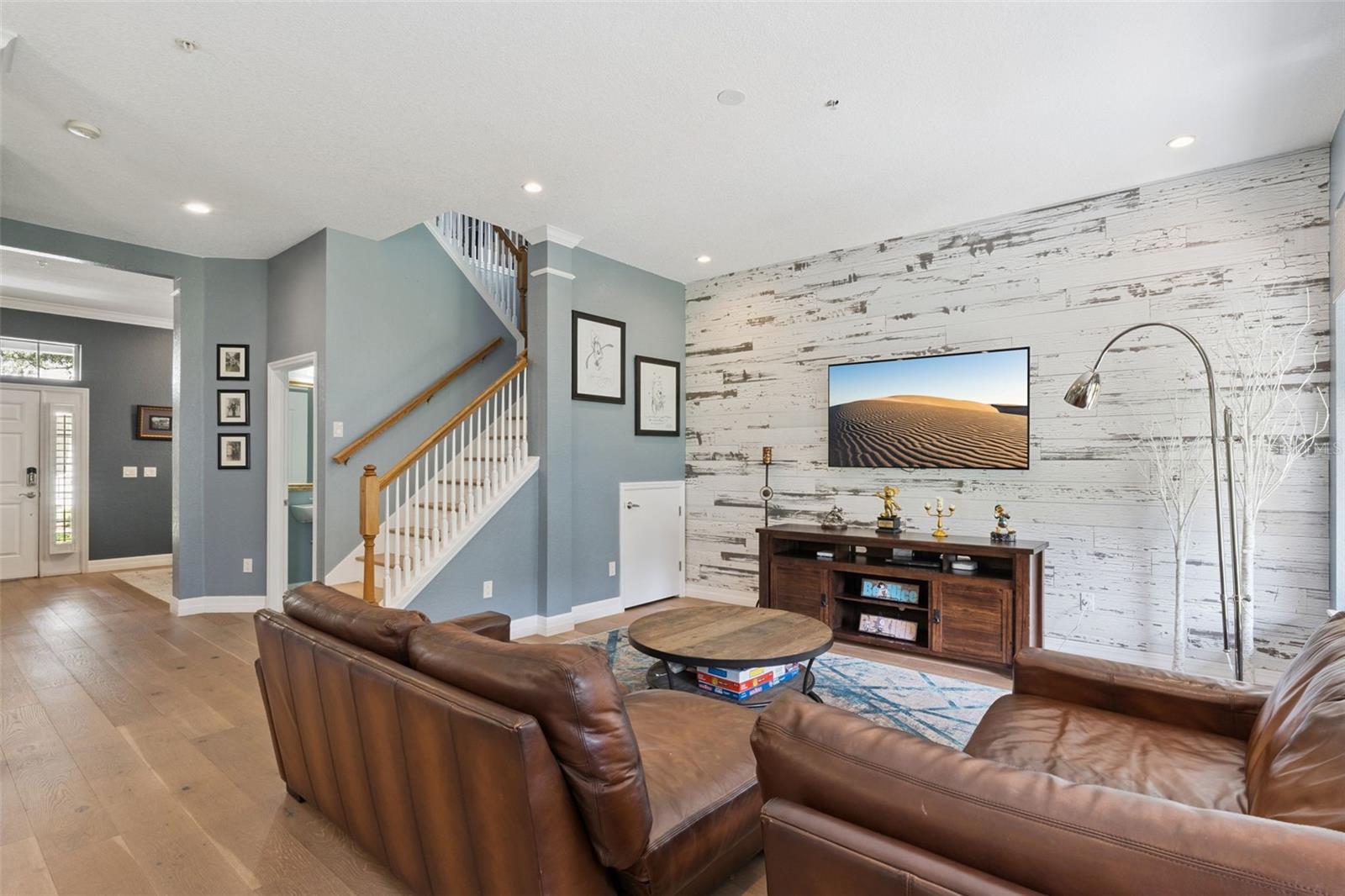 Image 9 of 75 For 925 Hanley Alley