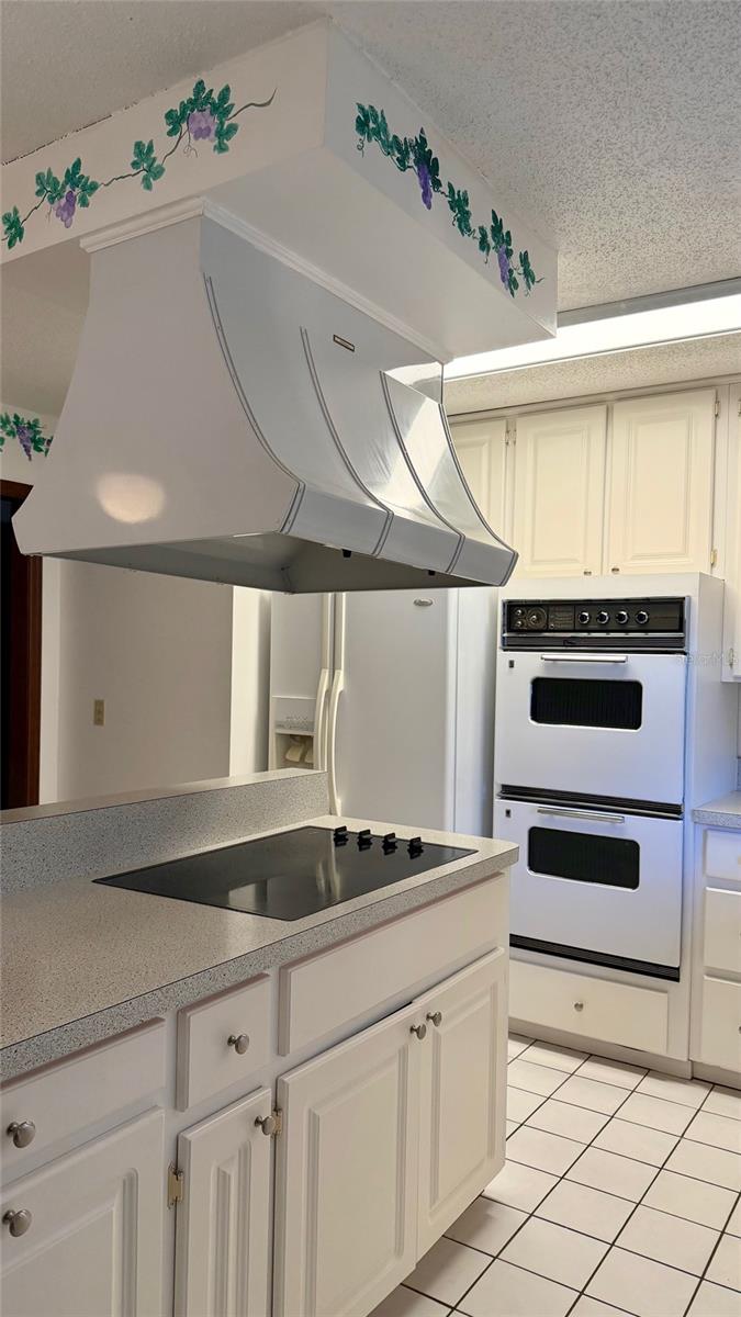 Image 12 of 45 For 104 Lamplighter Road