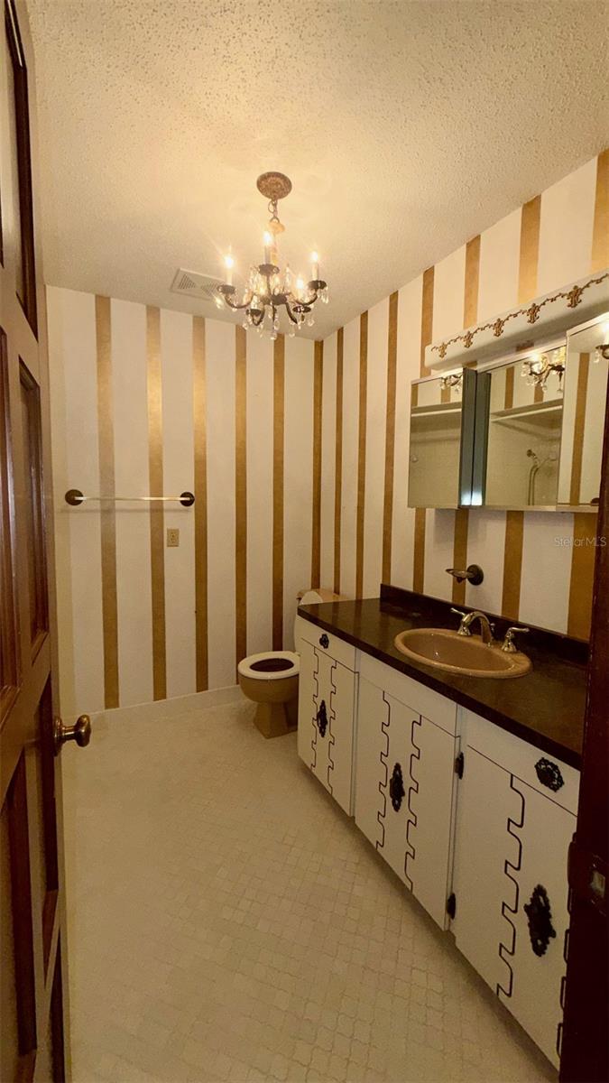 Image 22 of 45 For 104 Lamplighter Road