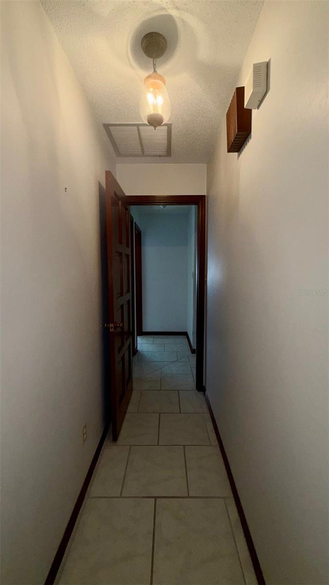 Image 24 of 45 For 104 Lamplighter Road