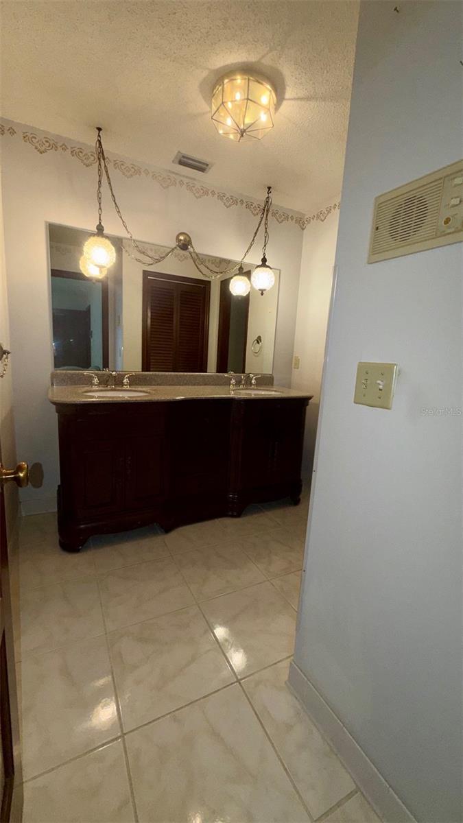 Image 25 of 45 For 104 Lamplighter Road