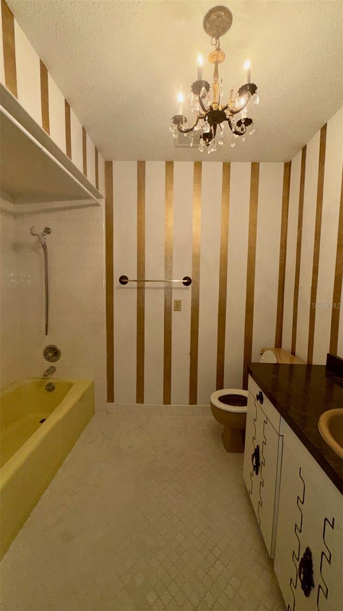 Image 27 of 45 For 104 Lamplighter Road