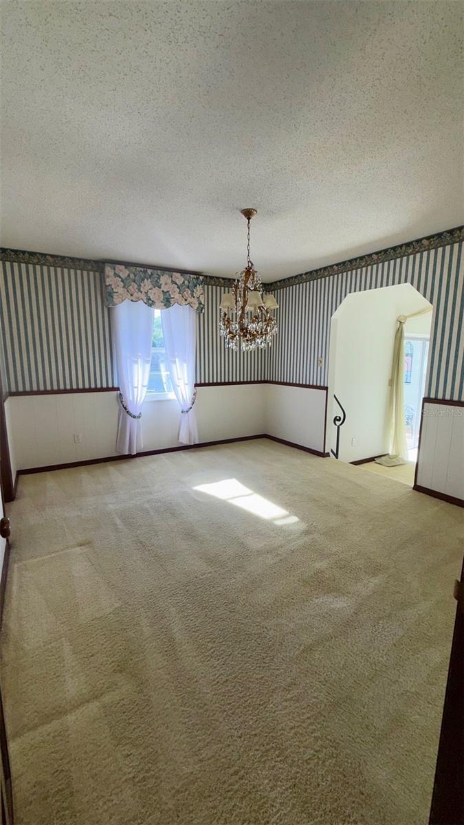 Image 36 of 45 For 104 Lamplighter Road