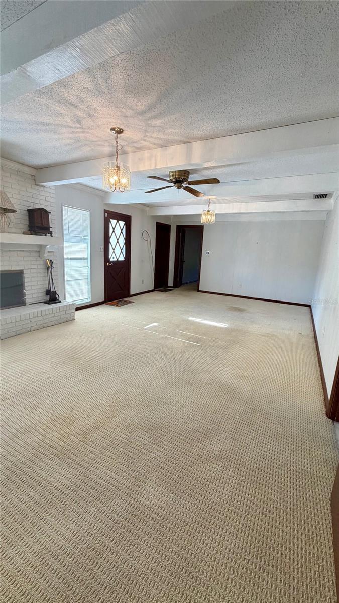 Image 5 of 45 For 104 Lamplighter Road