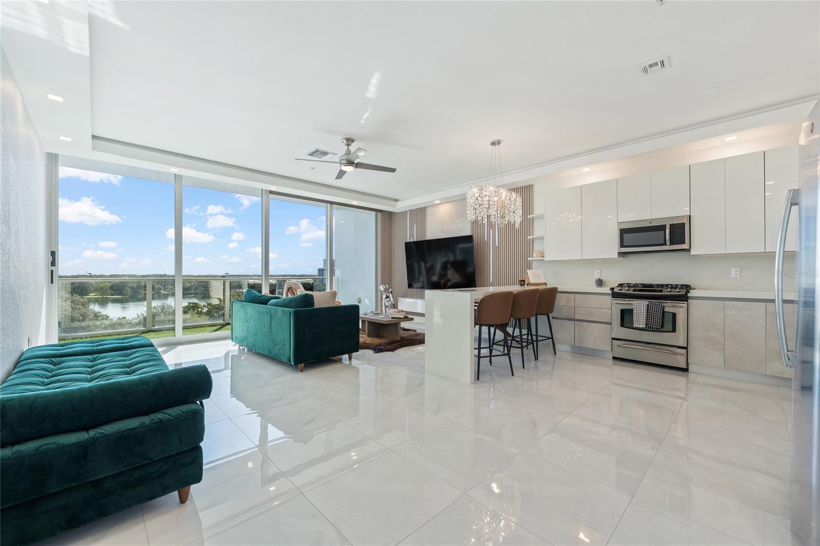 Image 10 of 16 For 150 Robinson Street 601