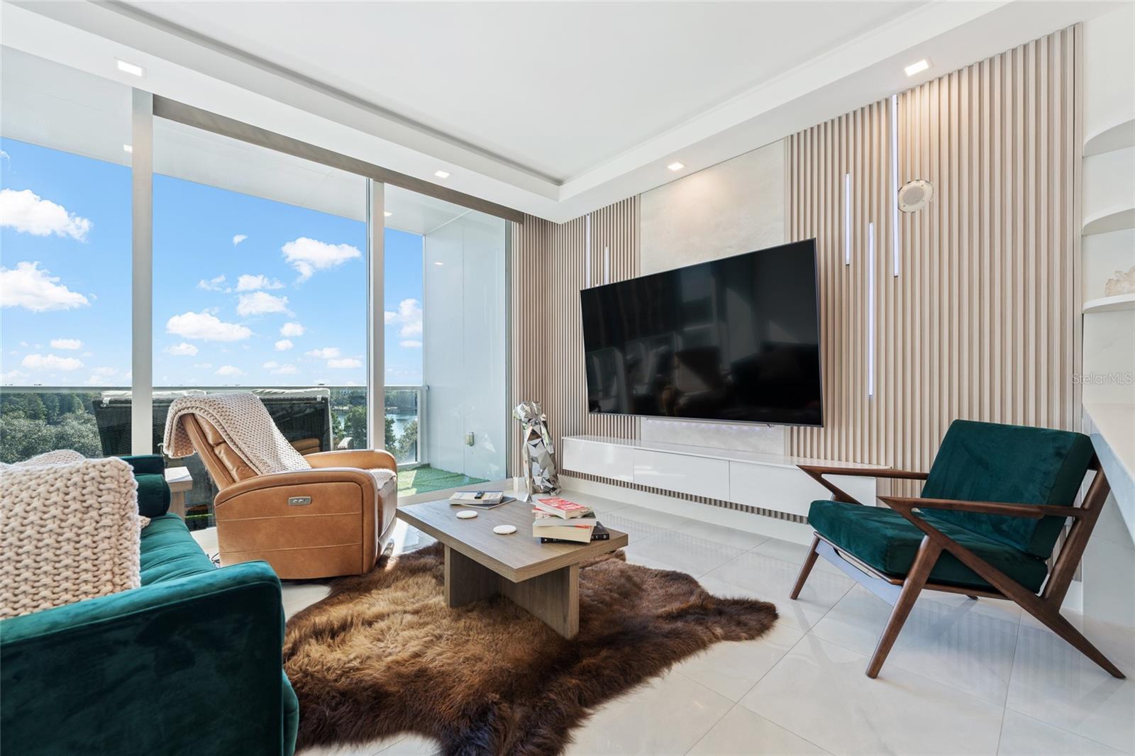 Image 11 of 16 For 150 Robinson Street 601