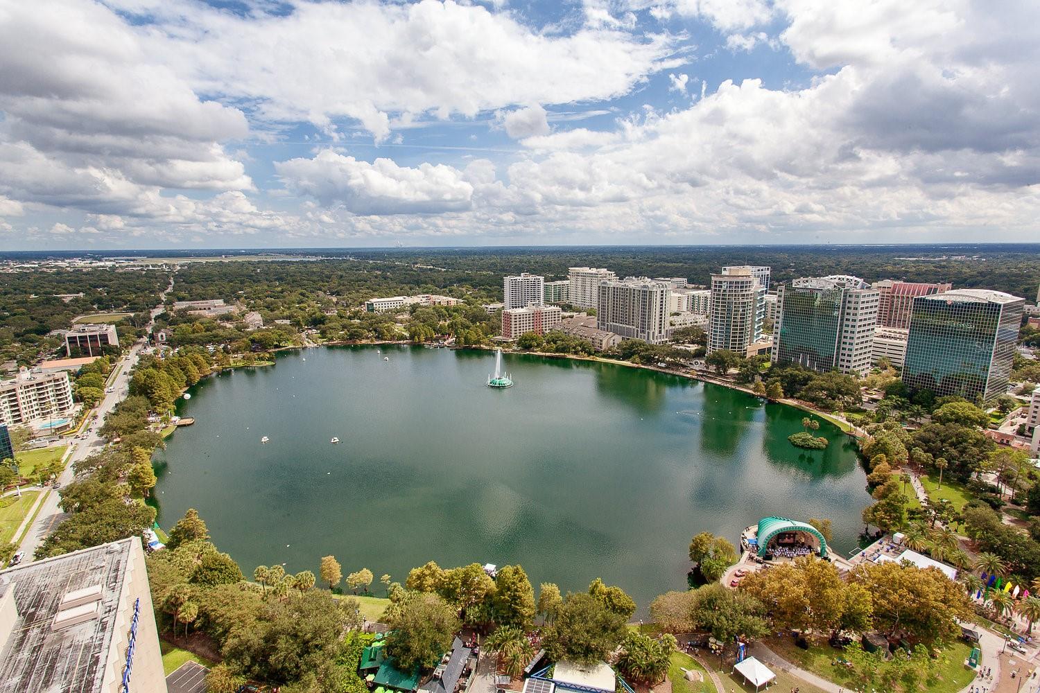 Image 2 of 16 For 150 Robinson Street 601