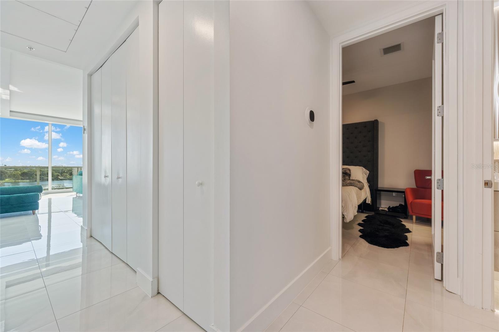 Image 3 of 16 For 150 Robinson Street 601