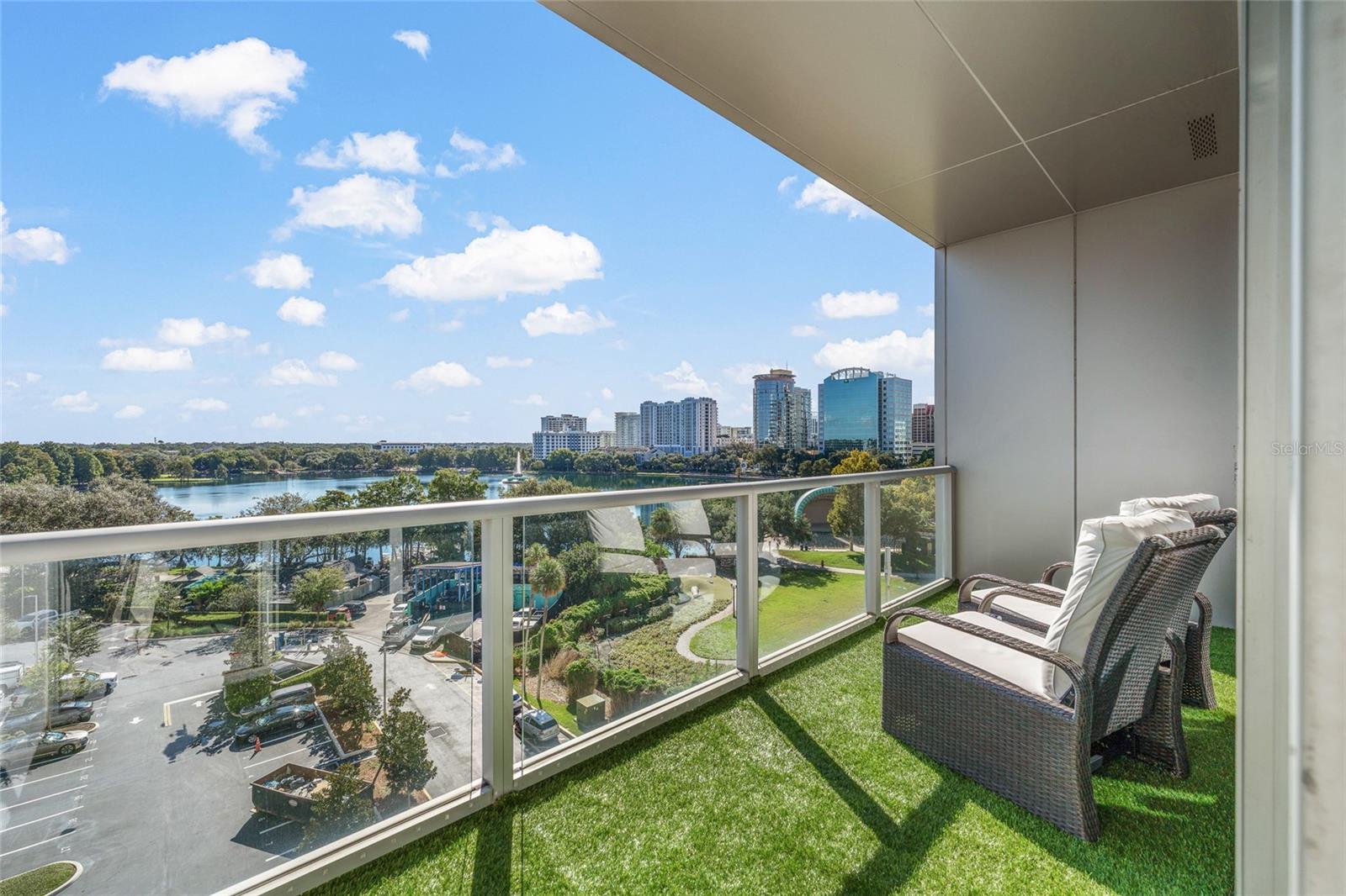 Image 5 of 16 For 150 Robinson Street 601