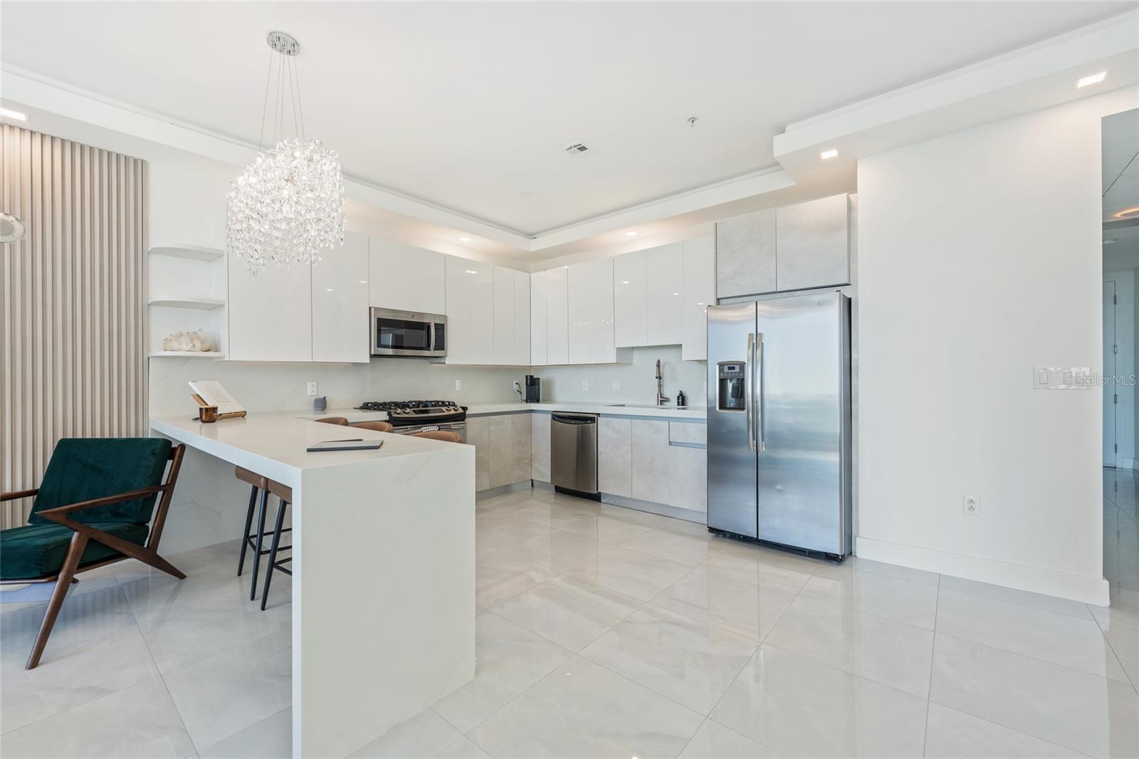 Image 9 of 16 For 150 Robinson Street 601