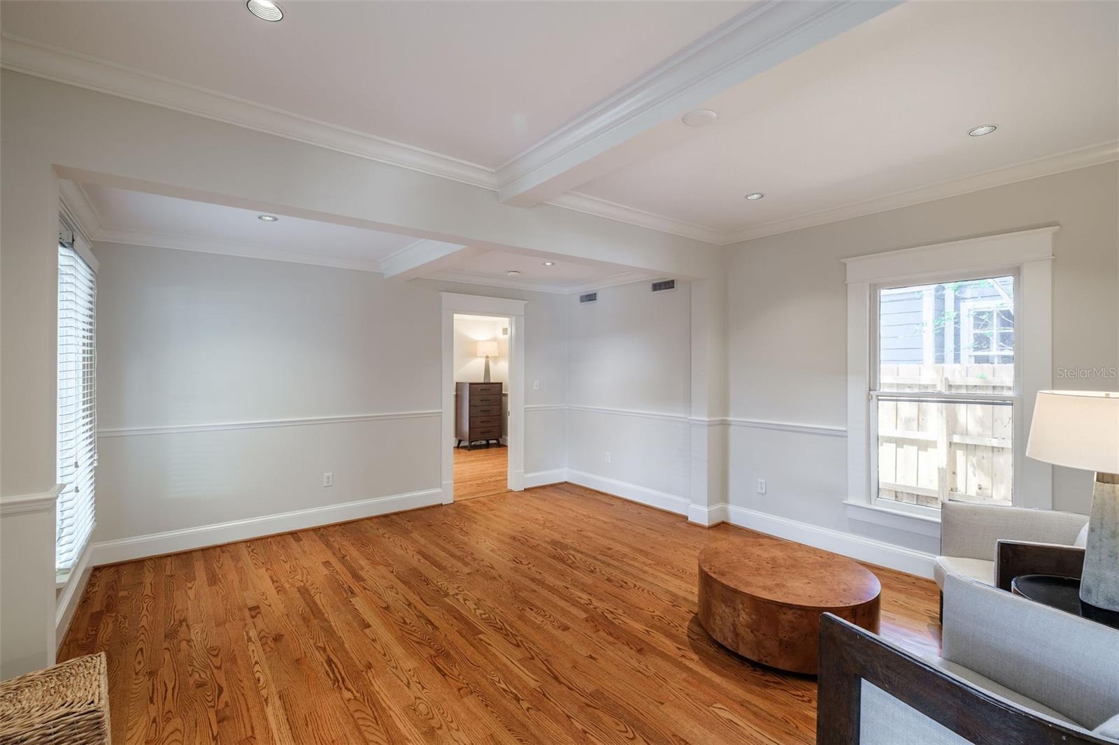 Image 15 of 39 For 122 Hyer Avenue