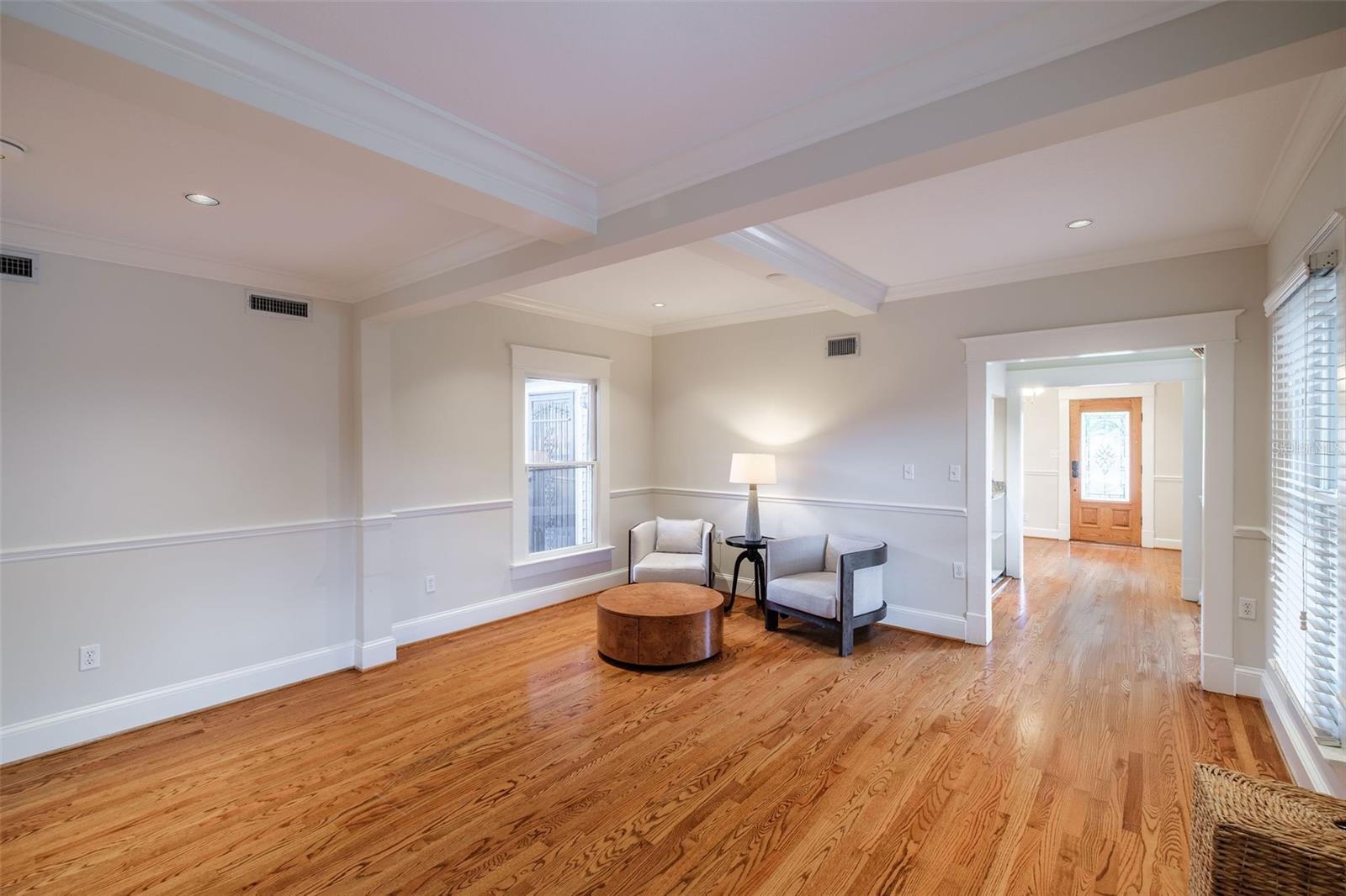 Image 16 of 39 For 122 Hyer Avenue