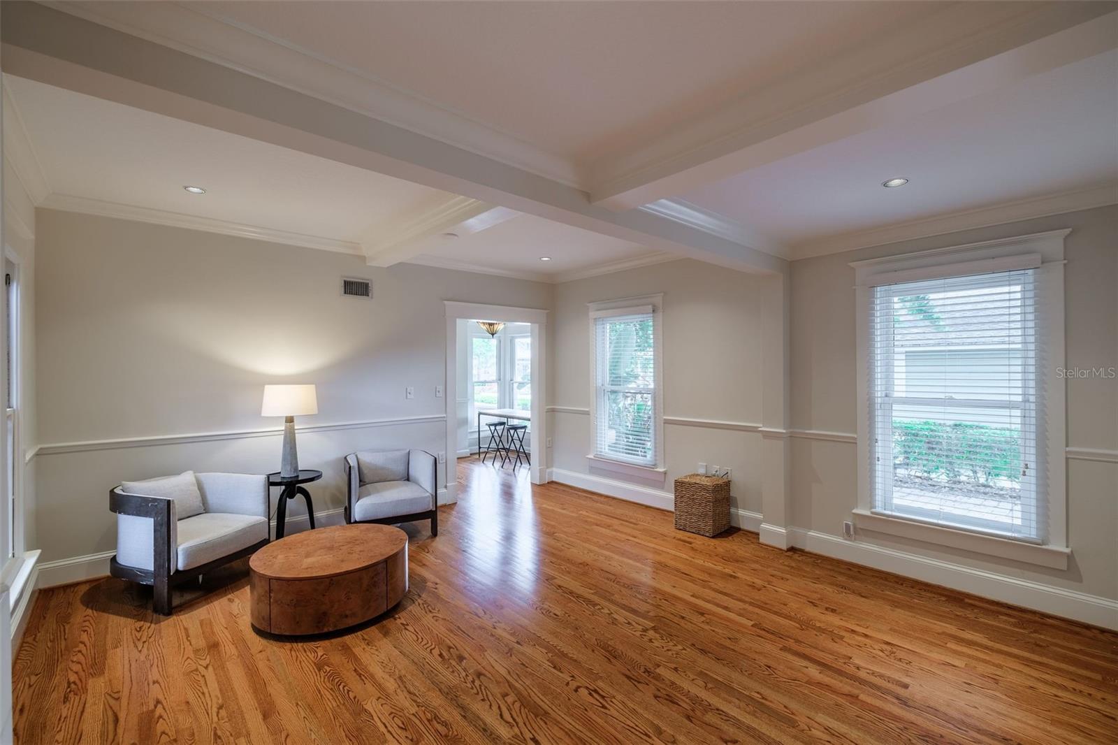 Image 17 of 39 For 122 Hyer Avenue