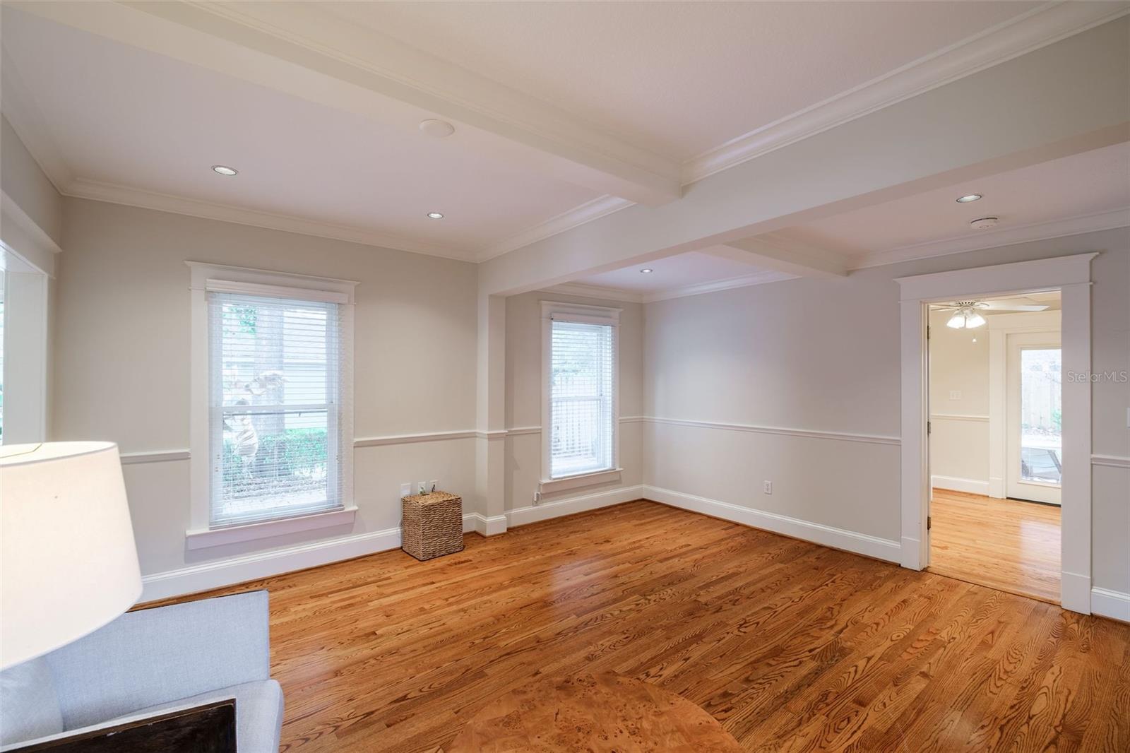 Image 21 of 39 For 122 Hyer Avenue