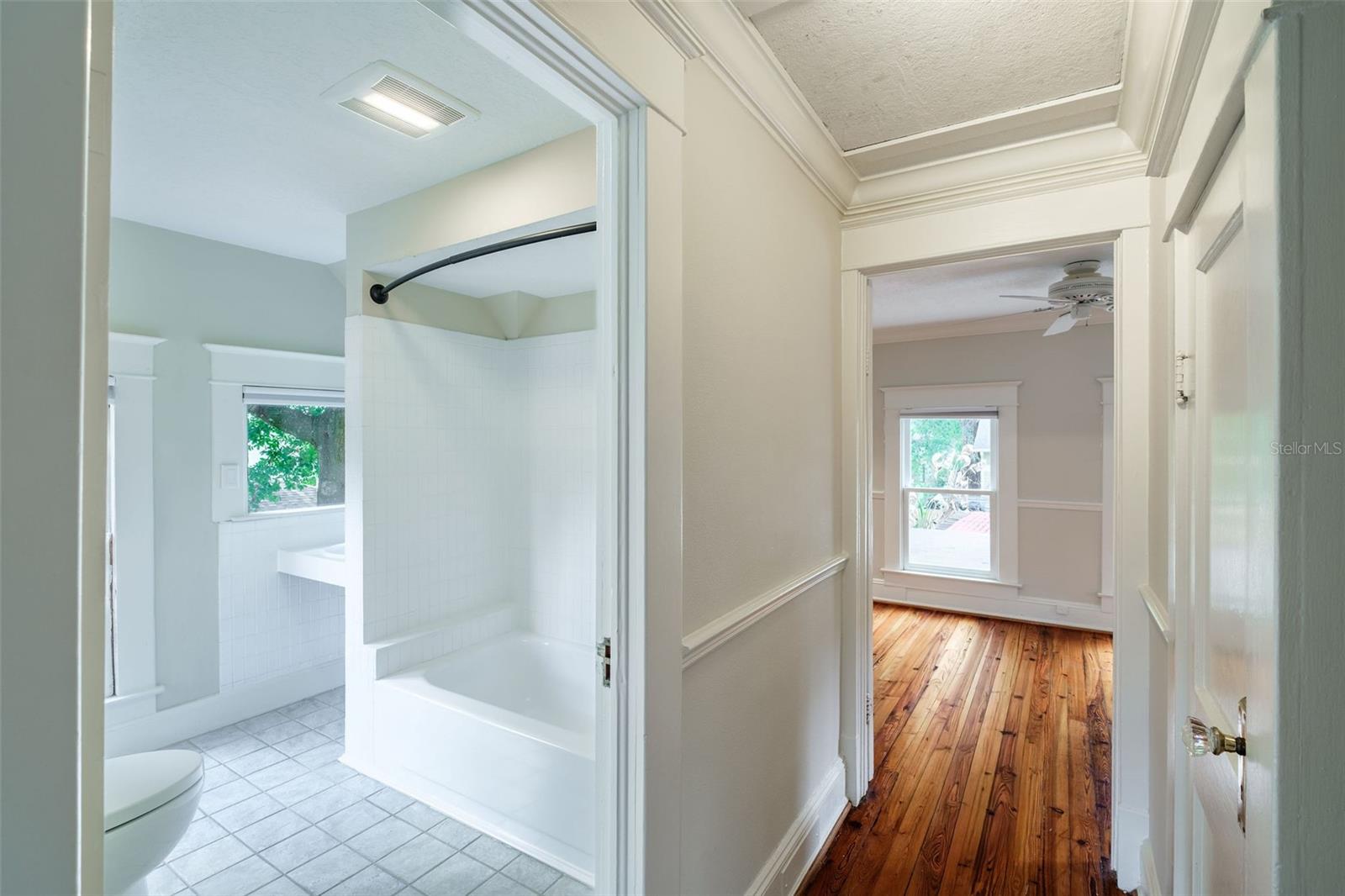 Image 26 of 39 For 122 Hyer Avenue