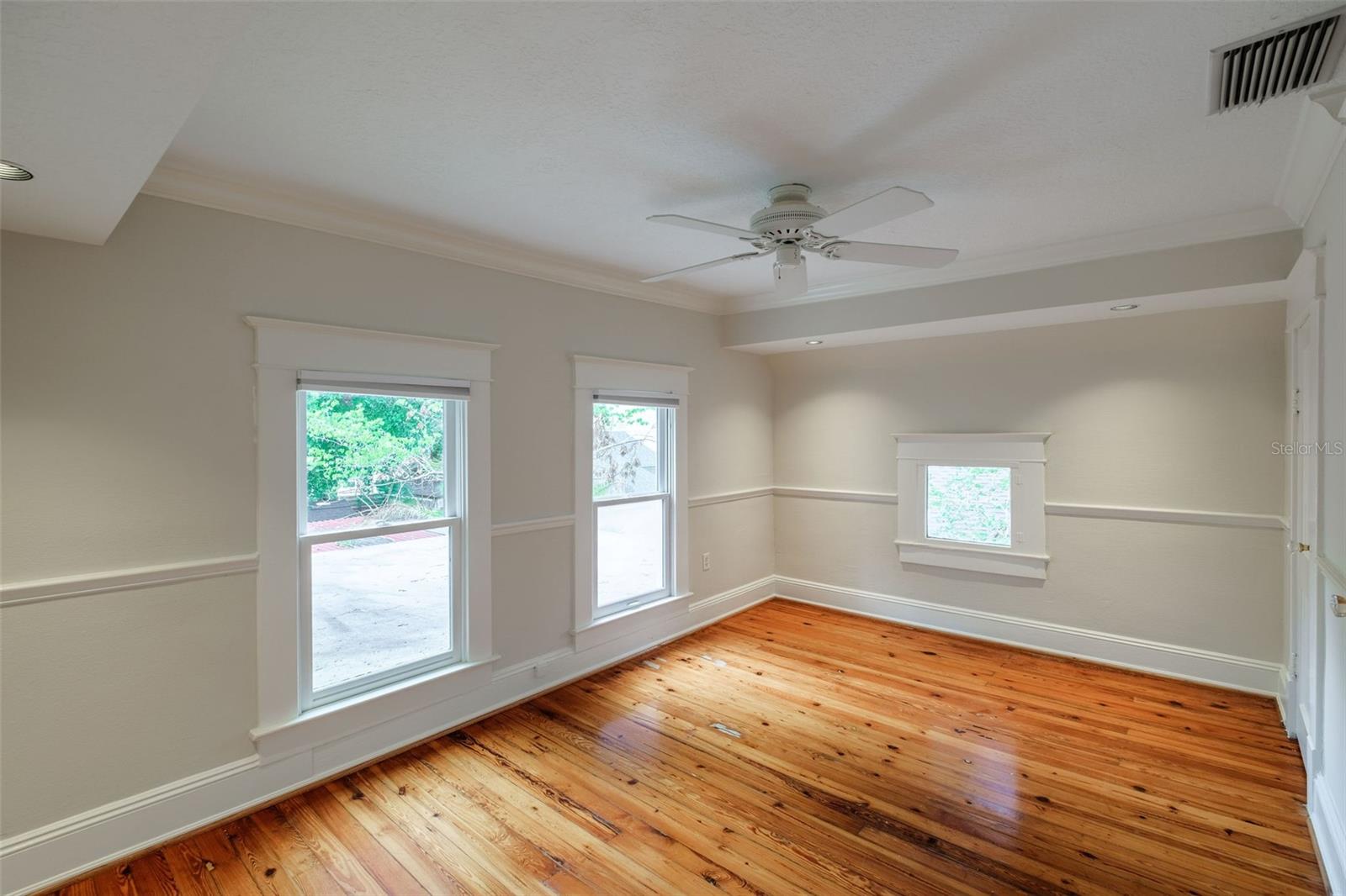 Image 28 of 39 For 122 Hyer Avenue