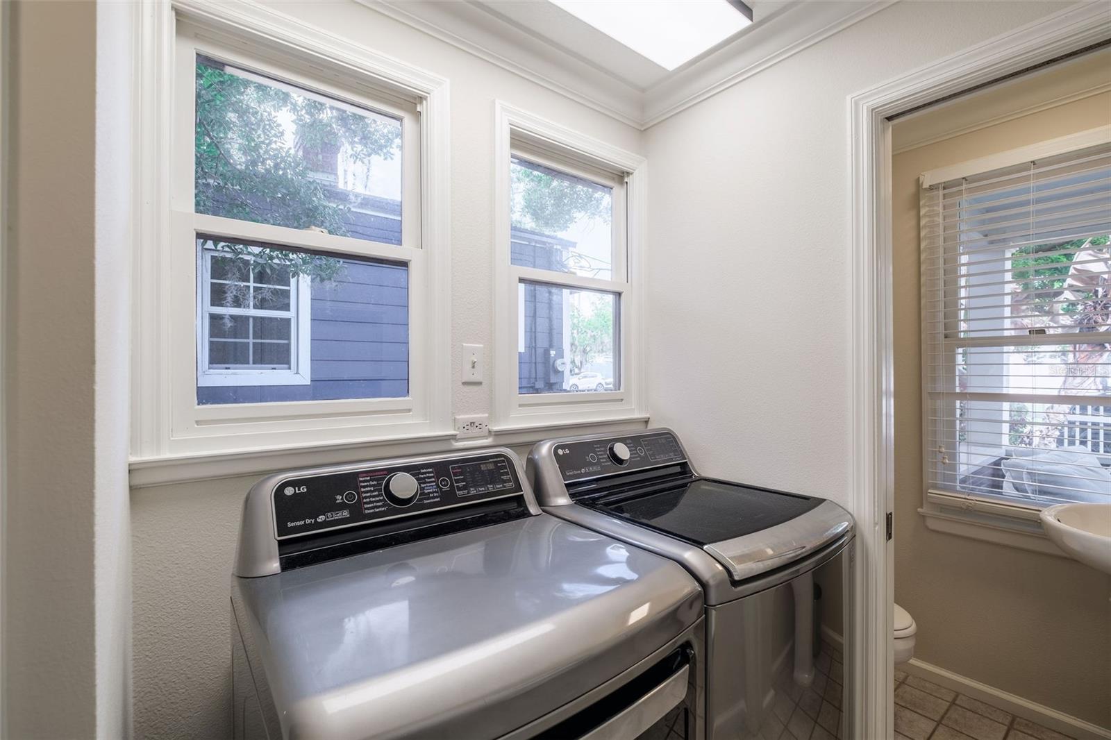 Image 31 of 39 For 122 Hyer Avenue