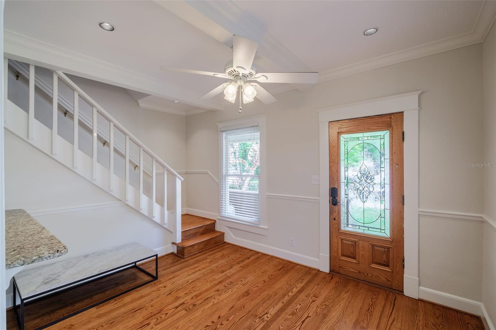 Image 6 of 39 For 122 Hyer Avenue