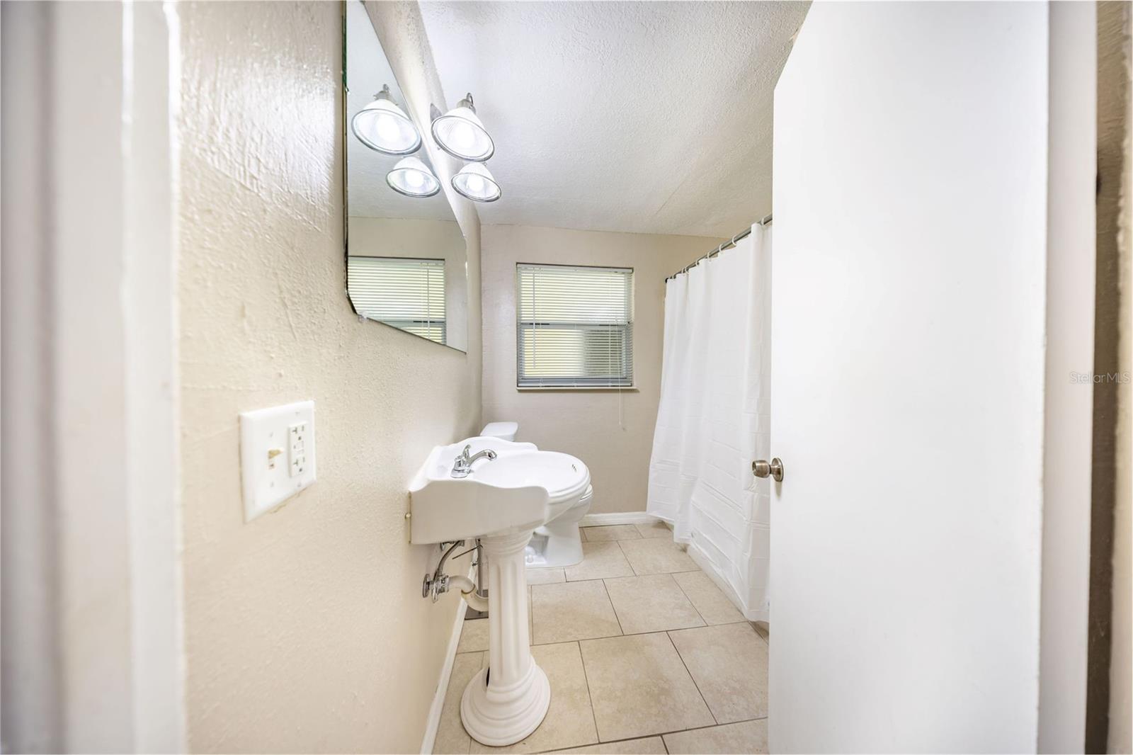 Image 17 of 24 For 732 Cherokee Circle