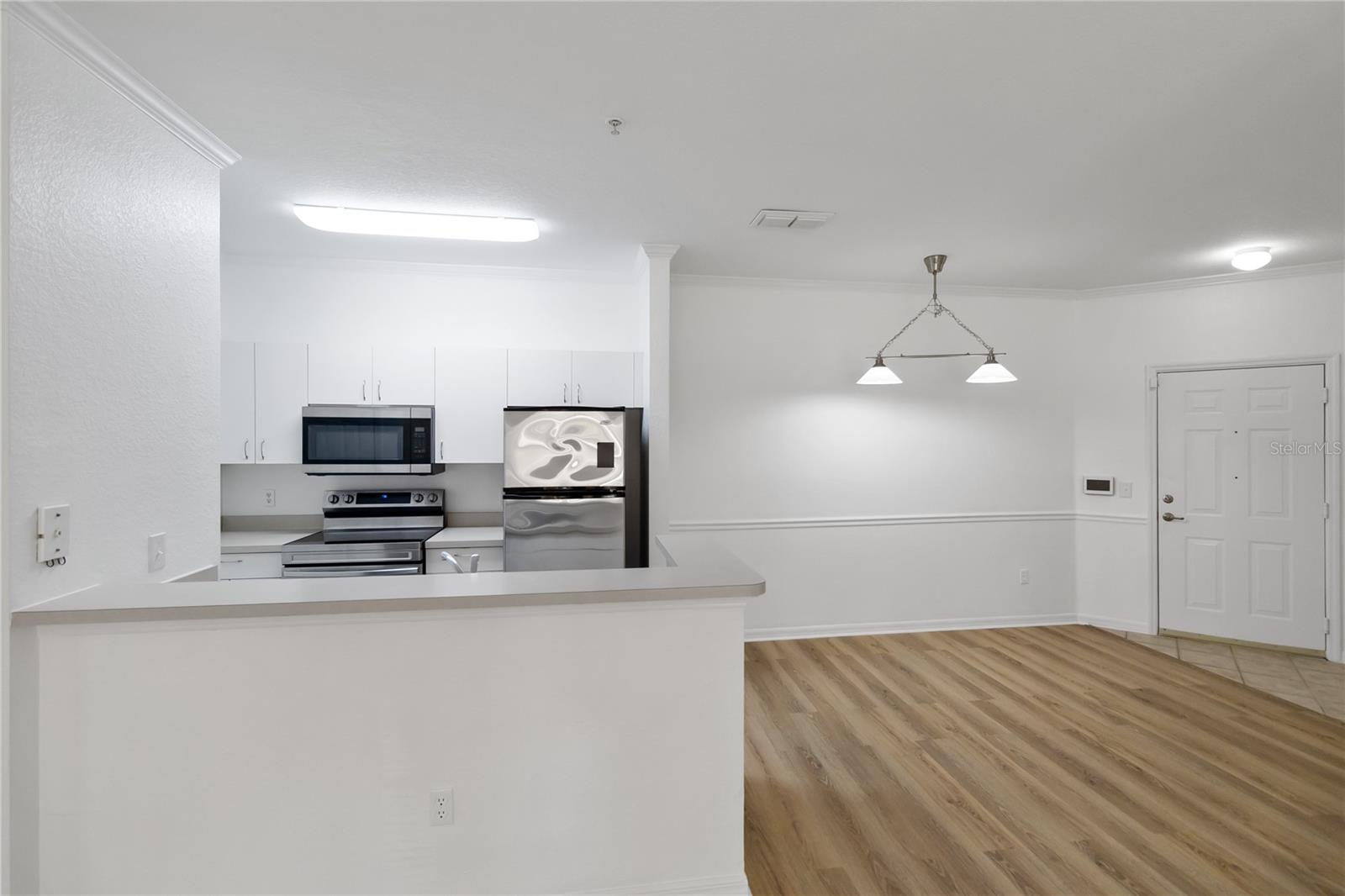 Image 12 of 29 For 3599 Conroy Road 915