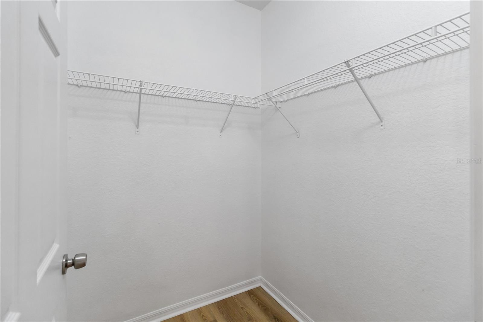 Image 17 of 29 For 3599 Conroy Road 915