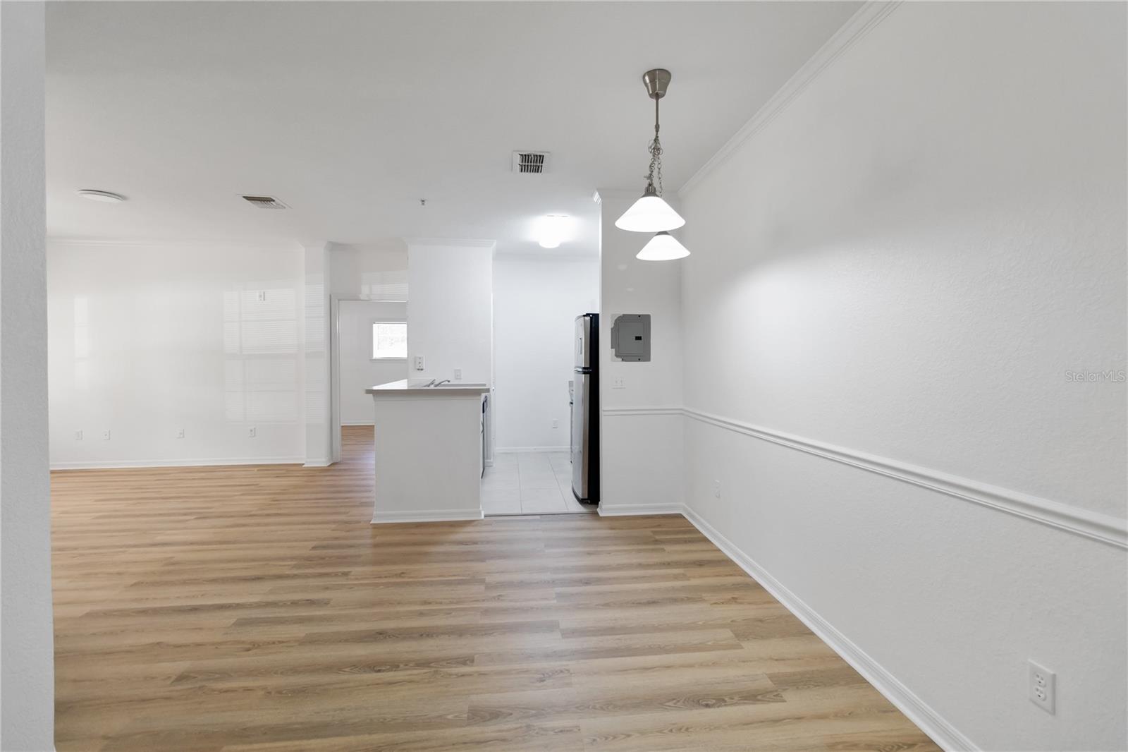 Image 8 of 29 For 3599 Conroy Road 915