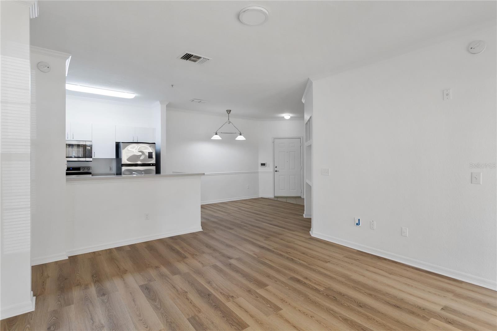 Image 9 of 29 For 3599 Conroy Road 915