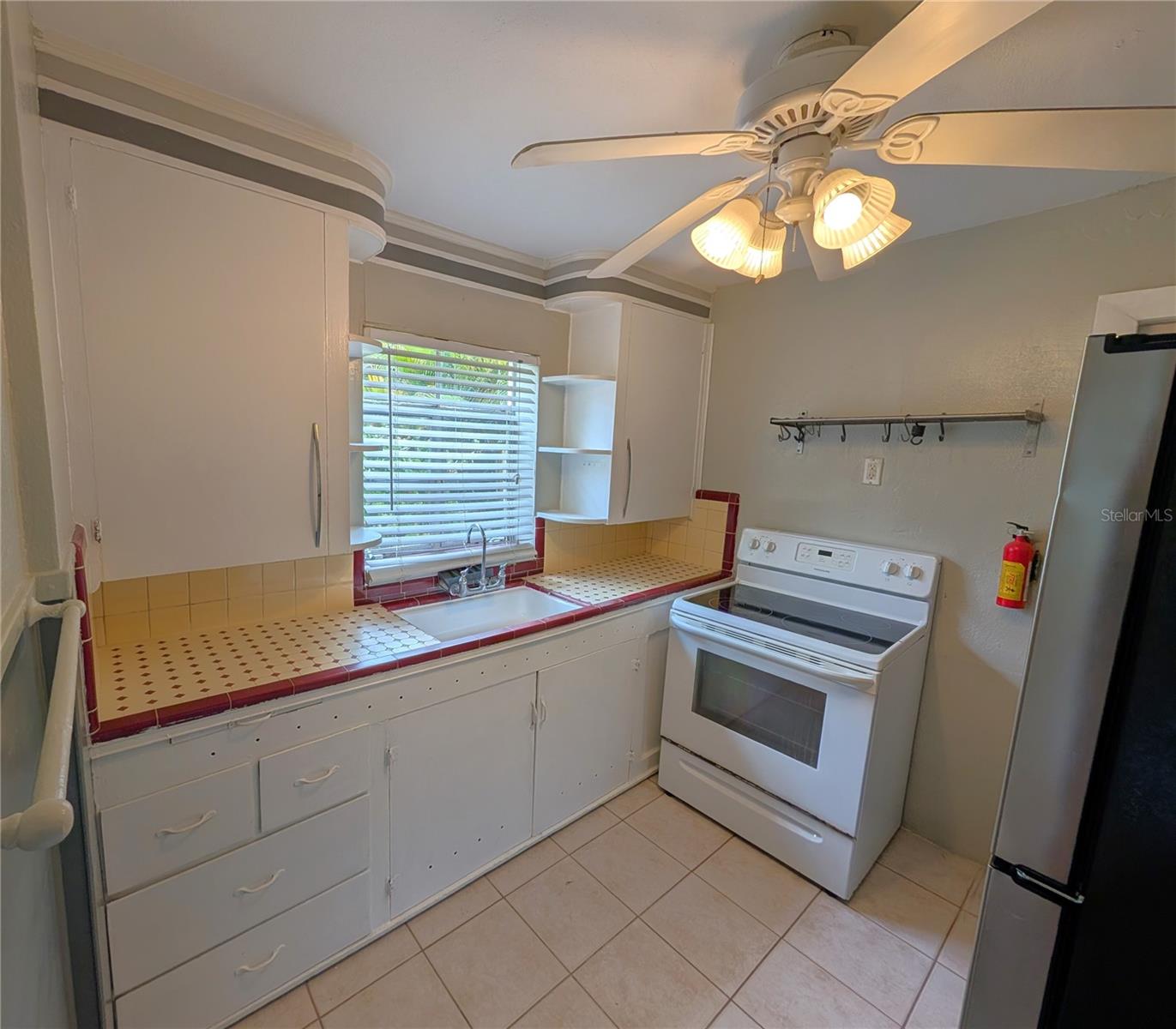 Image 6 of 11 For 520 11th Avenue N 1