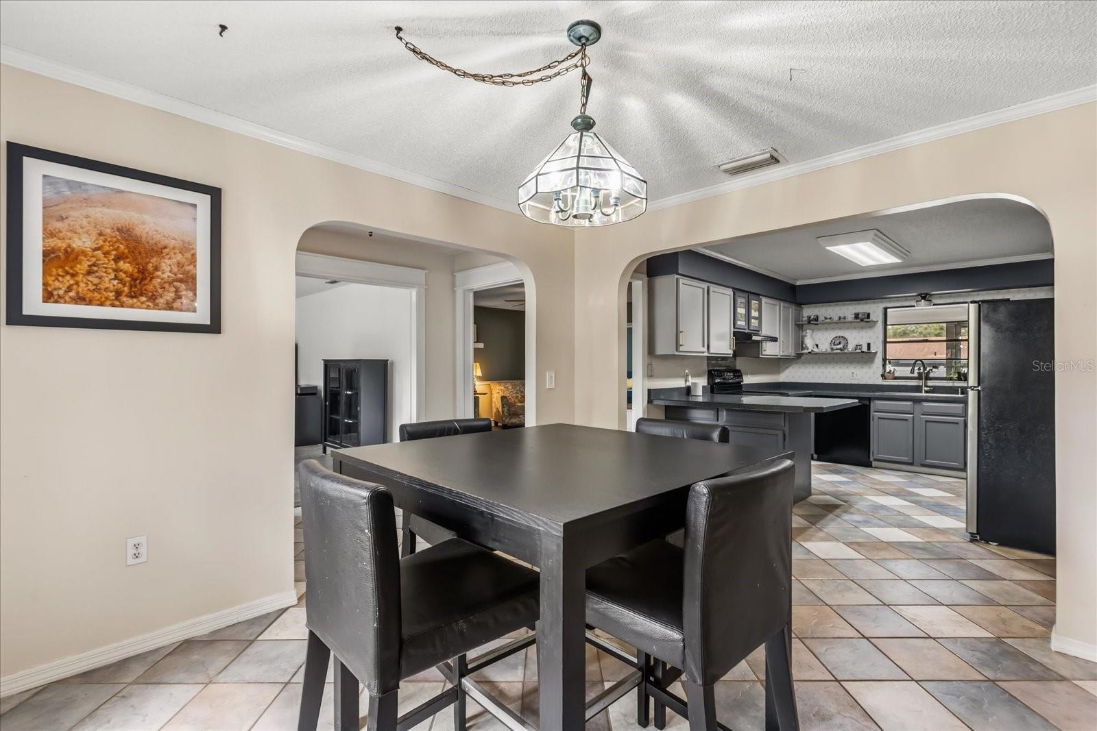 Image 11 of 38 For 817 Harbour Court