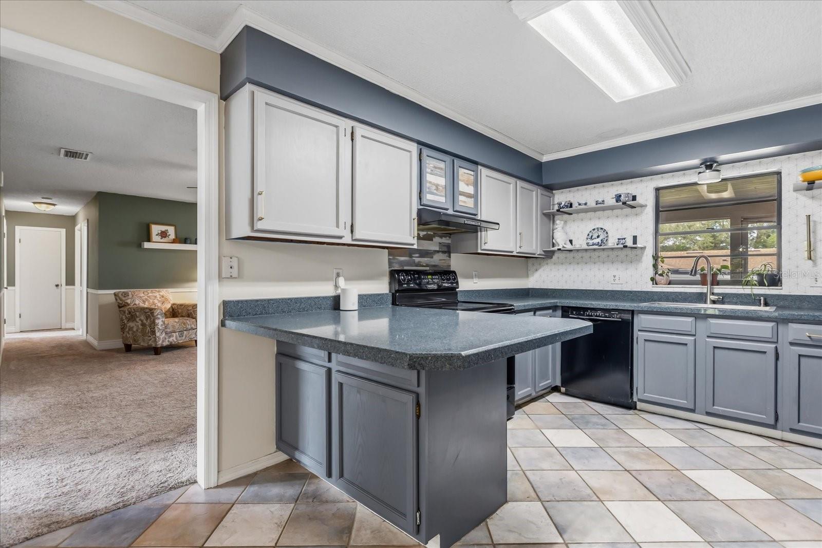 Image 12 of 38 For 817 Harbour Court