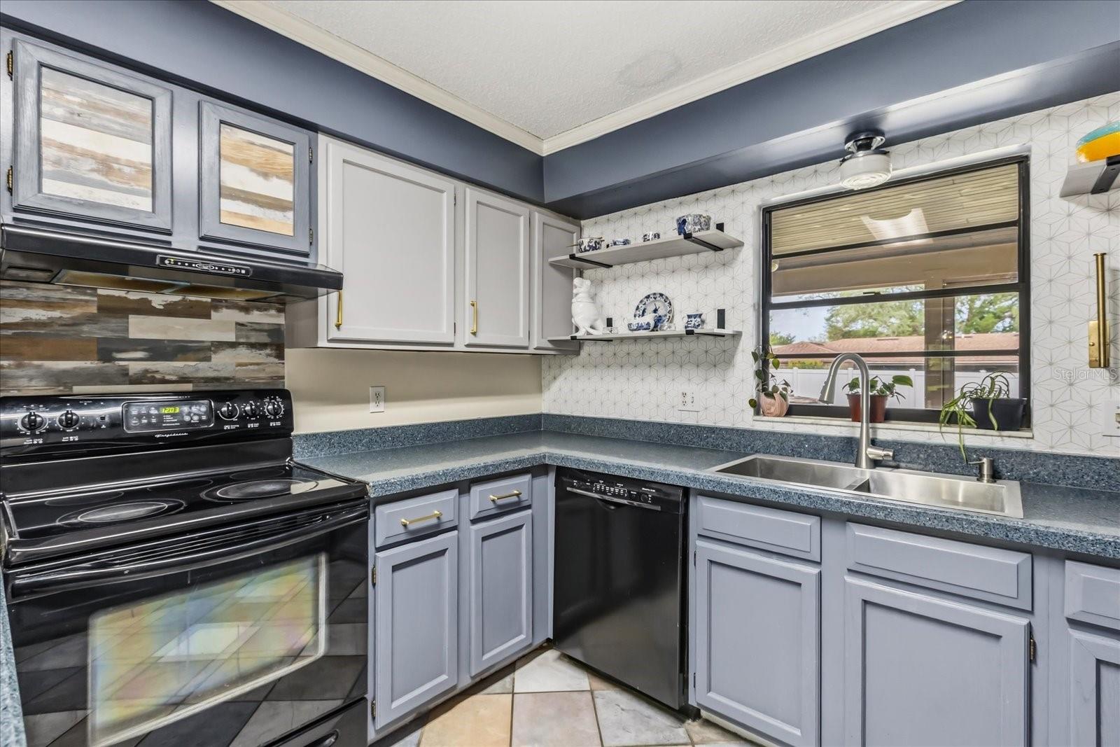 Image 13 of 38 For 817 Harbour Court