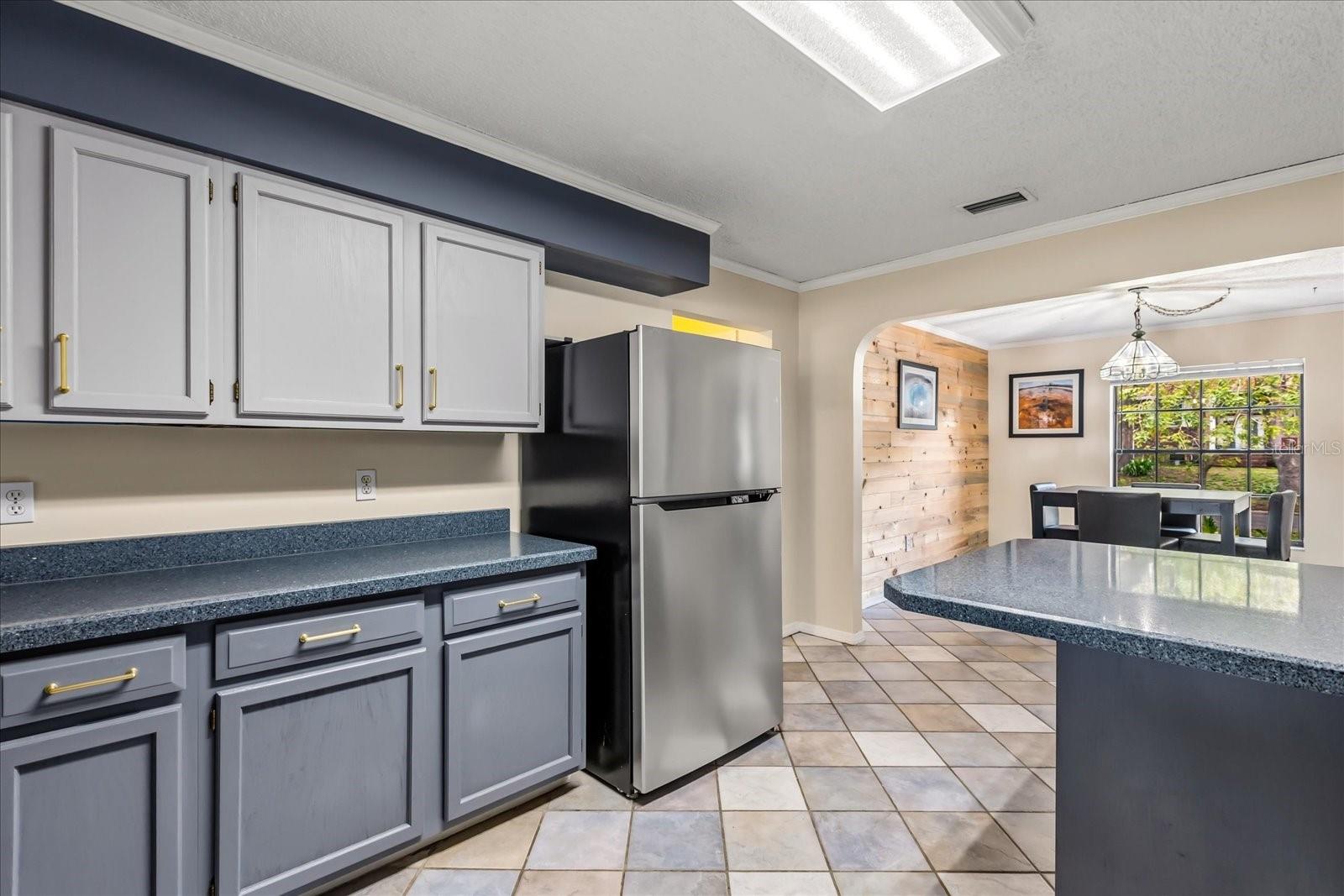 Image 14 of 38 For 817 Harbour Court